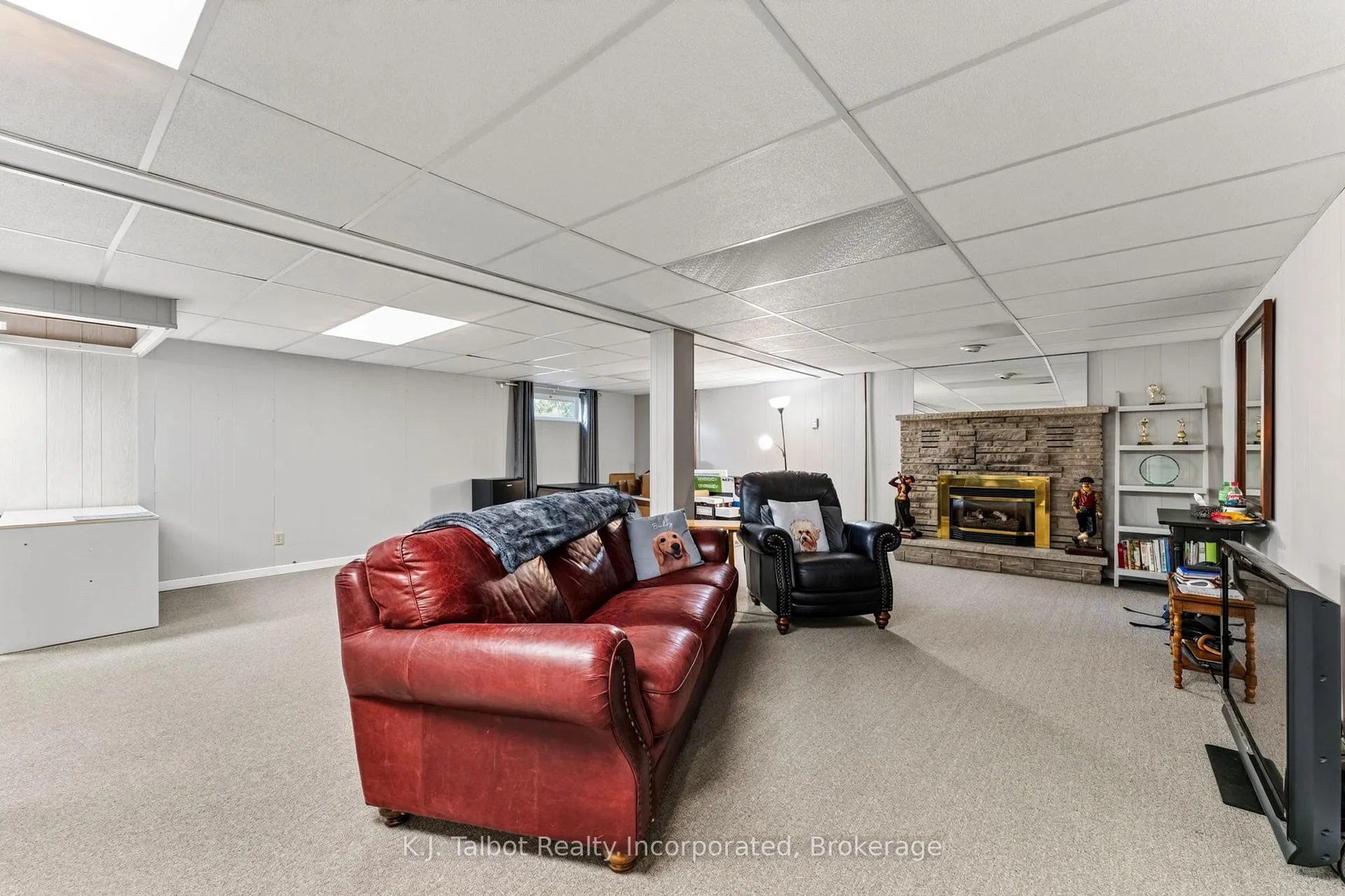 Photo 32 of 232 Picton Street W, Goderich, Goderich (Town) — HOMEH