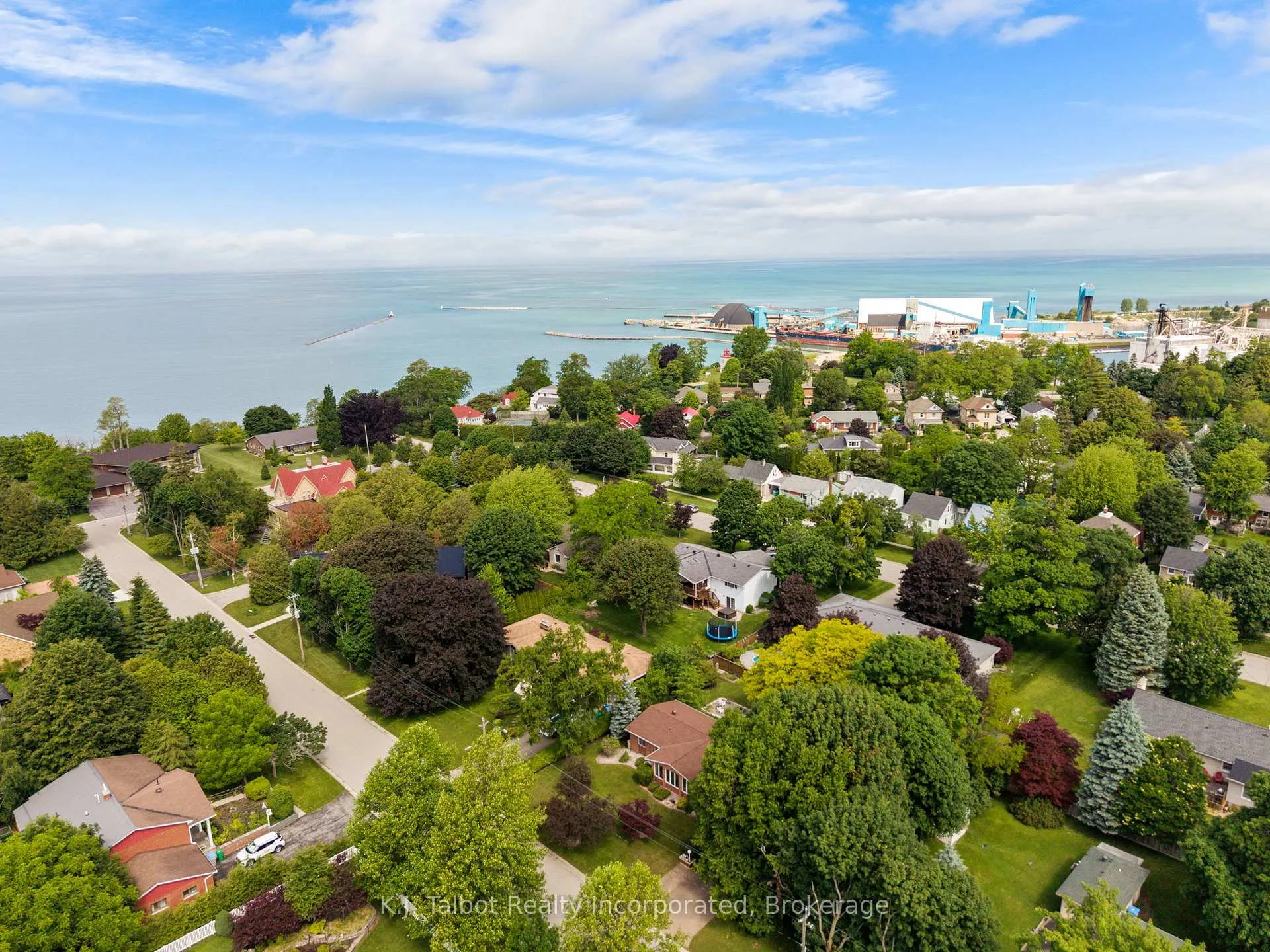 Photo 43 of 232 Picton Street W, Goderich, Goderich (Town) — HOMEH