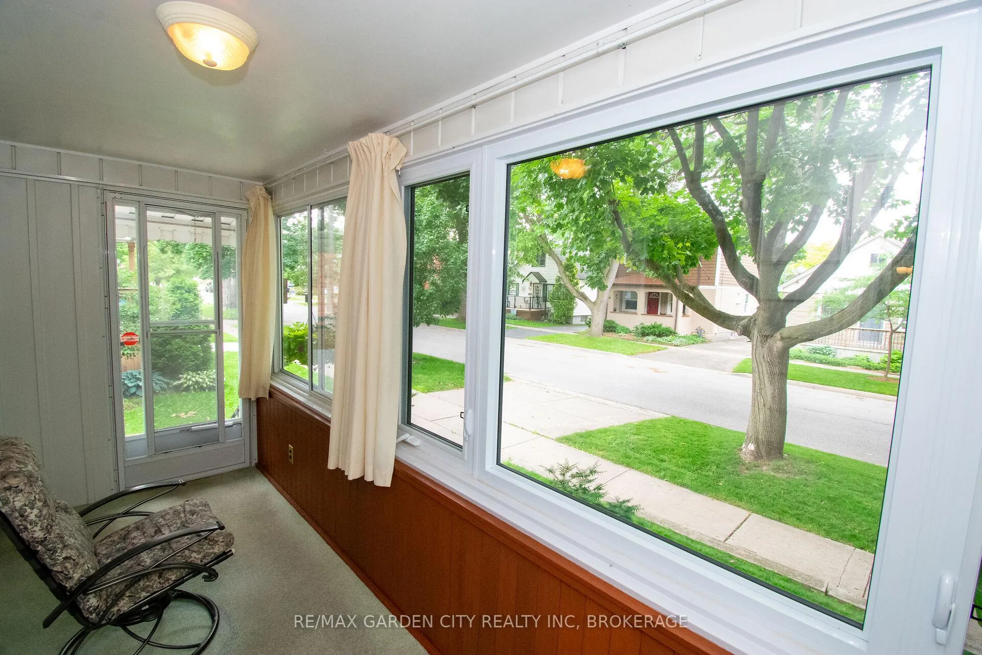 Photo 4 of 38 Mildred Avenue, St. Catharines, Haig — HOMEH