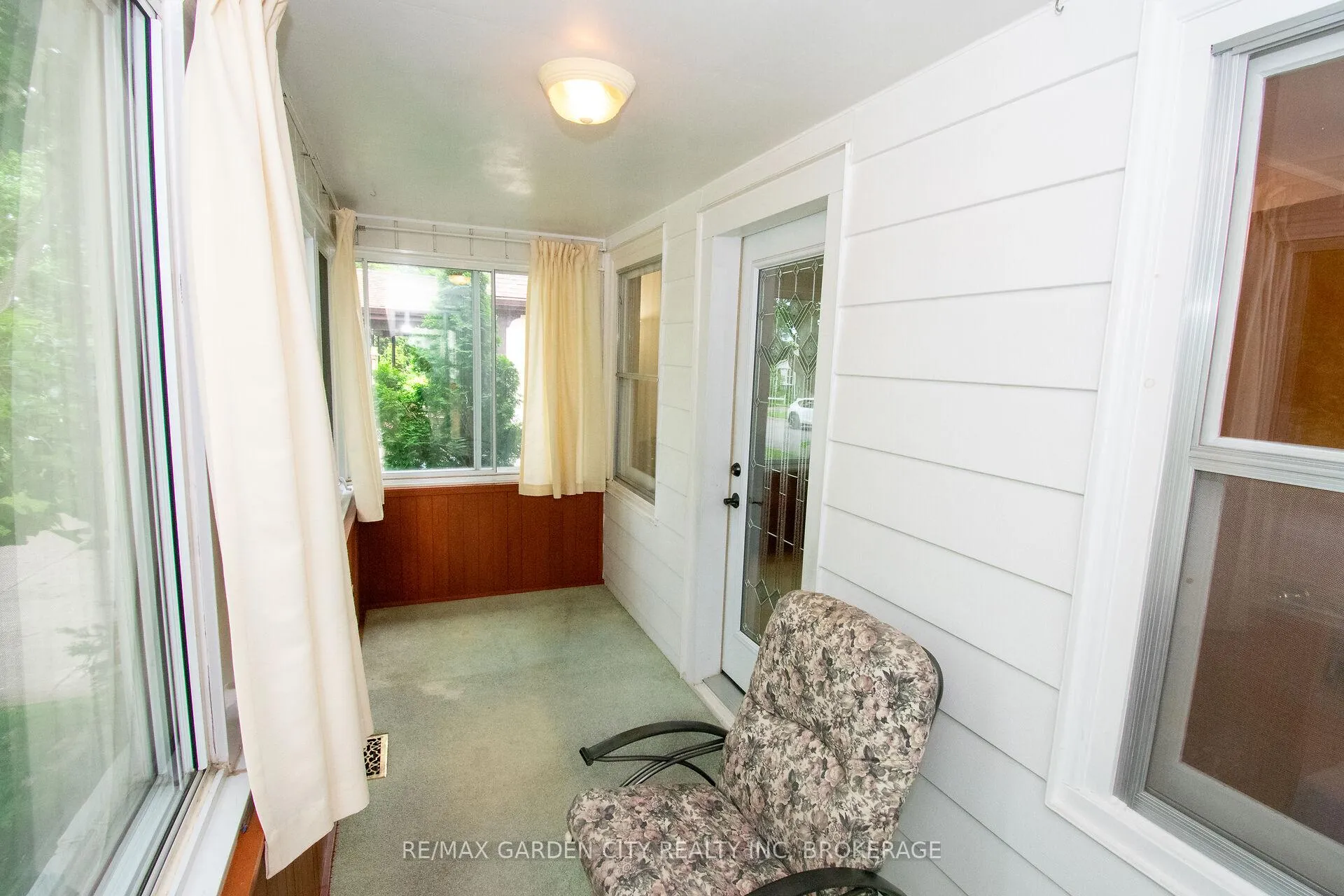 Photo 6 of 38 Mildred Avenue, St. Catharines, Haig — HOMEH