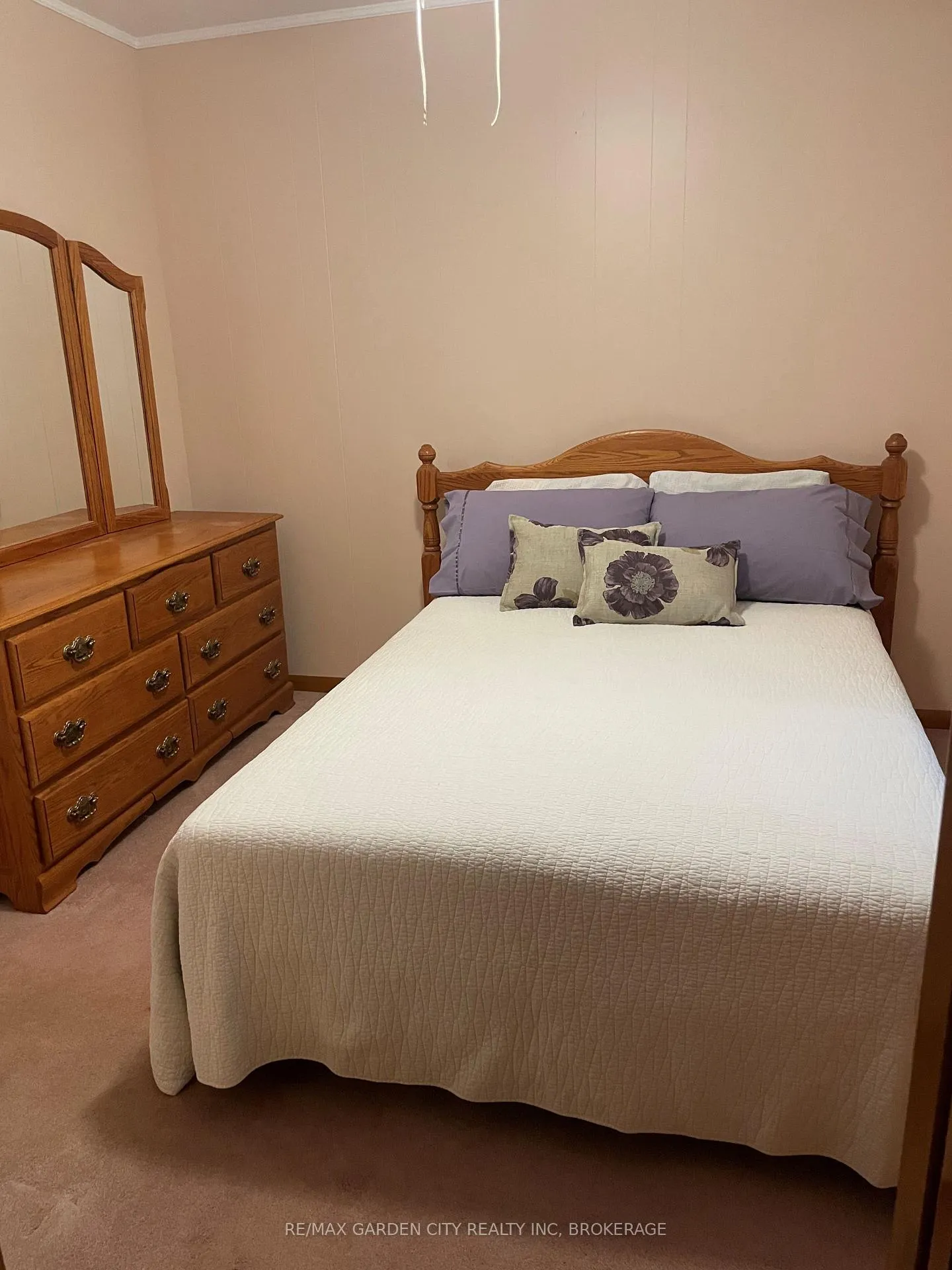 Photo 11 of 38 Mildred Avenue, St. Catharines, Haig — HOMEH