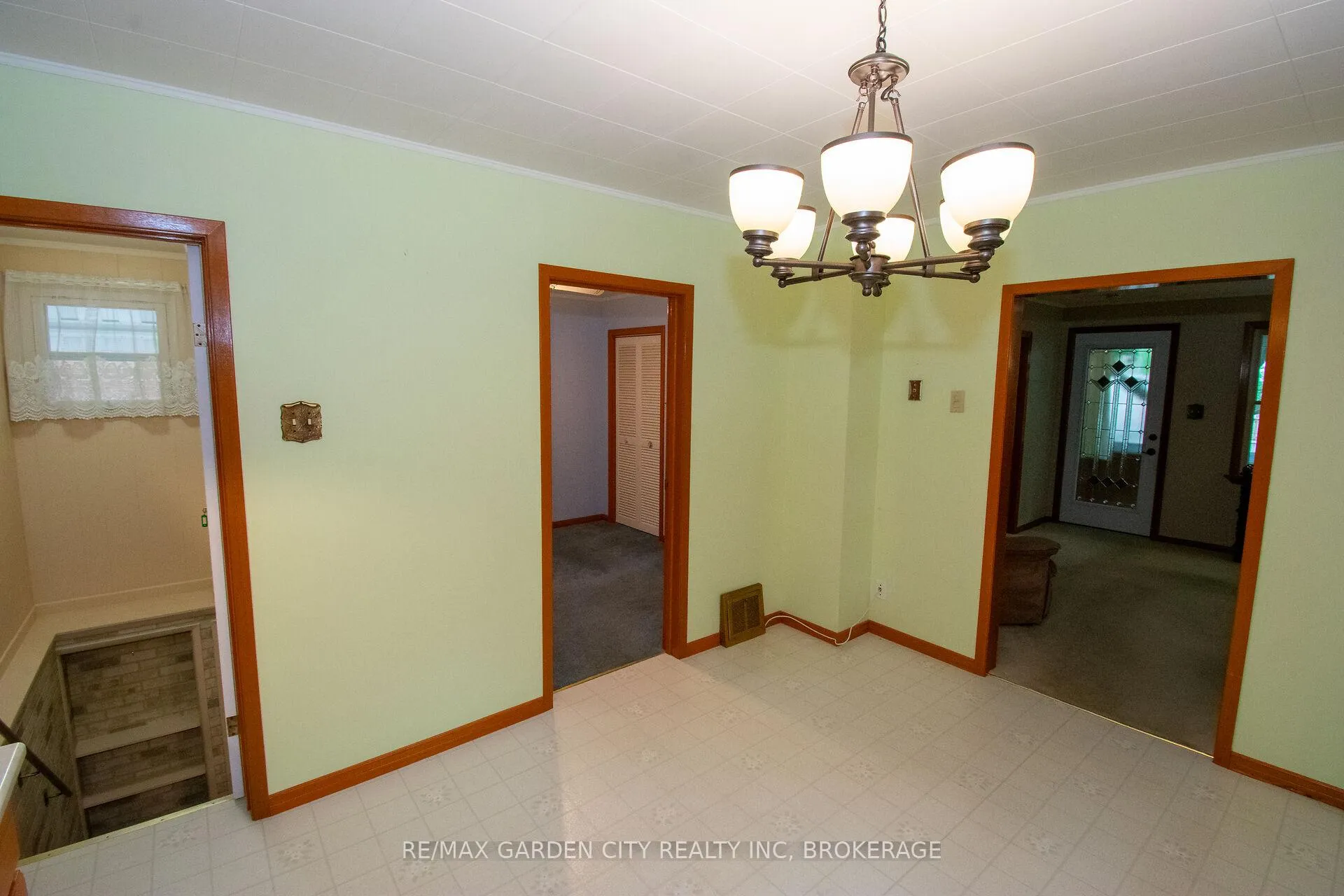 Photo 19 of 38 Mildred Avenue, St. Catharines, Haig — HOMEH