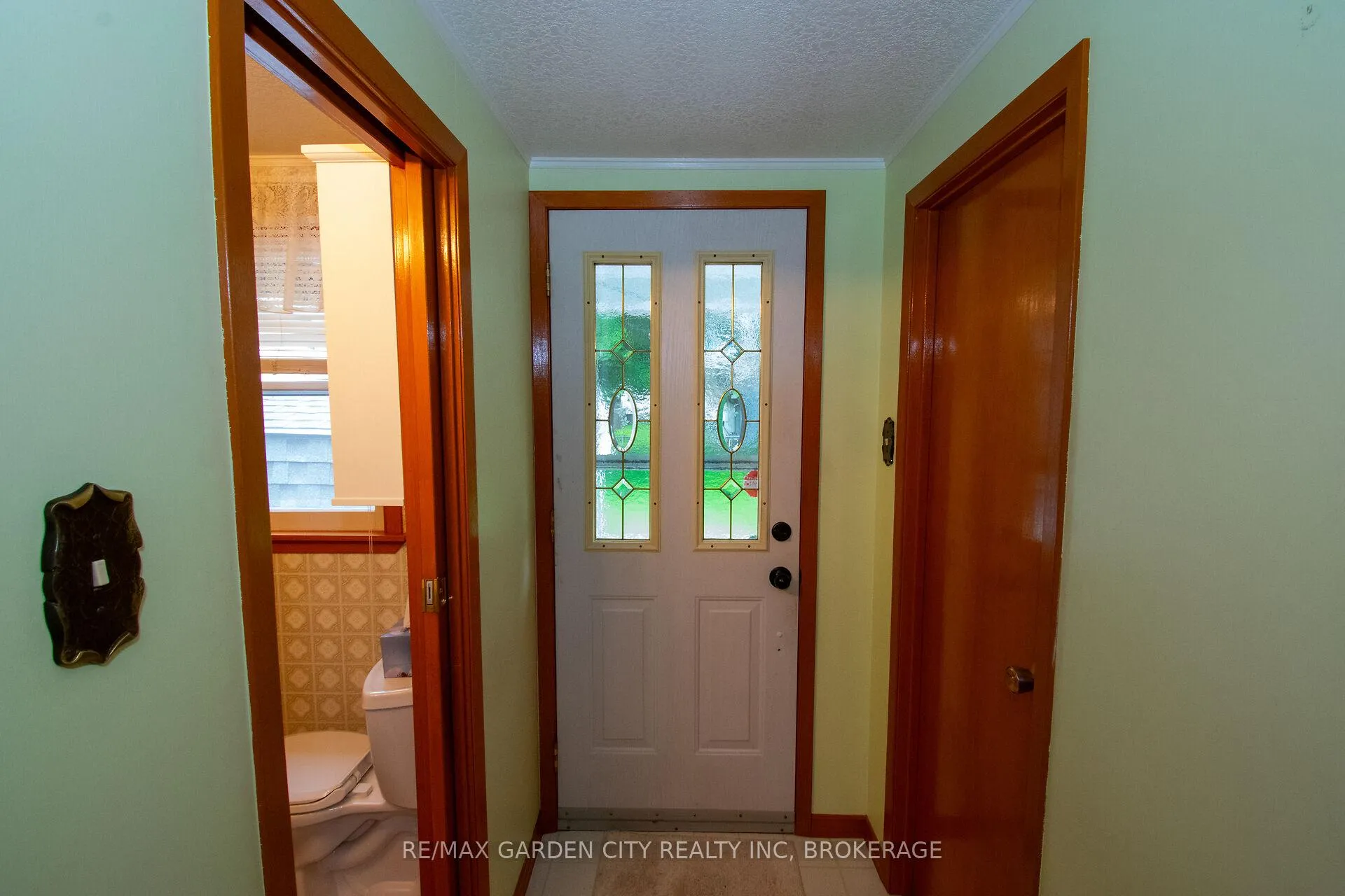 Photo 23 of 38 Mildred Avenue, St. Catharines, Haig — HOMEH