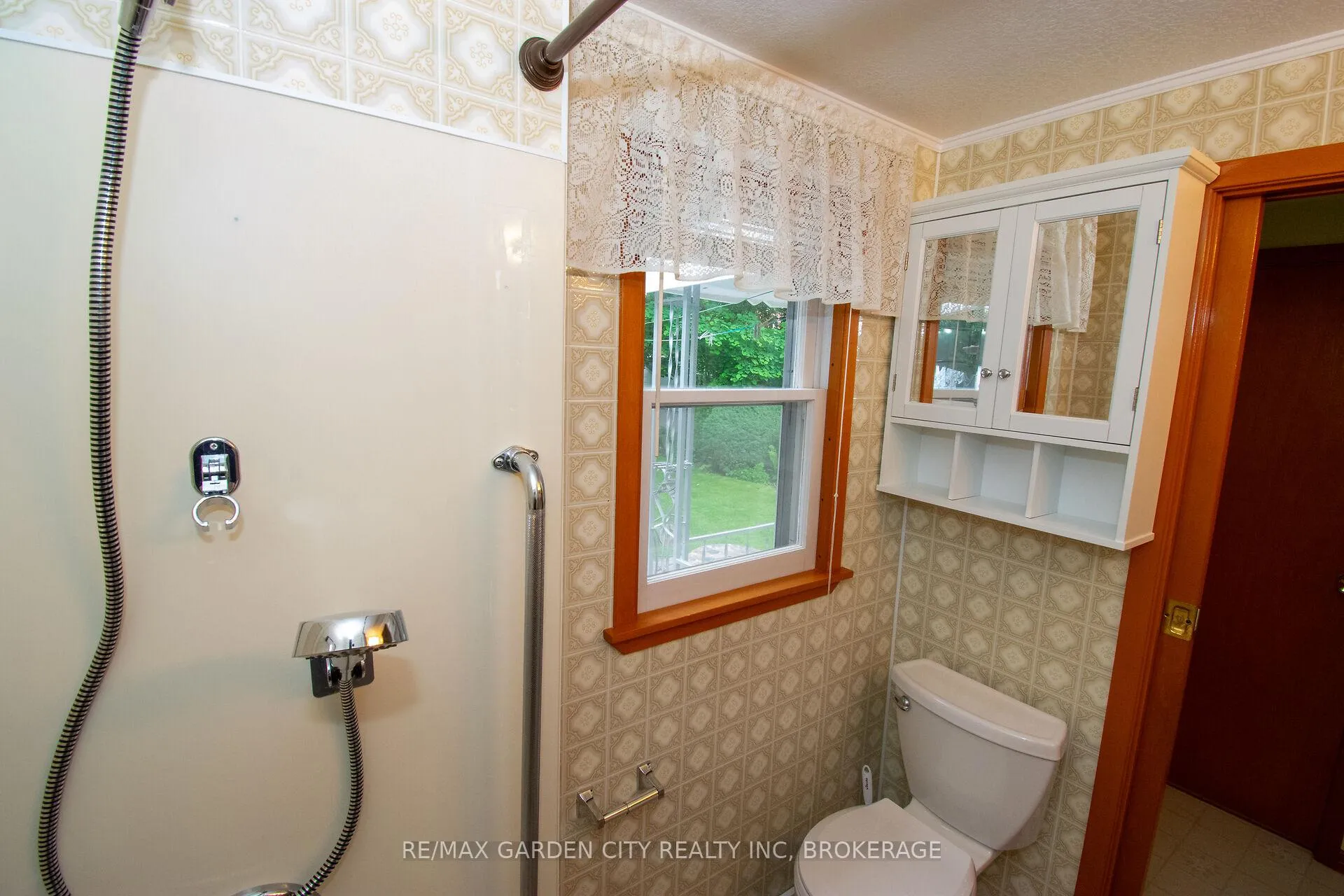 Photo 27 of 38 Mildred Avenue, St. Catharines, Haig — HOMEH