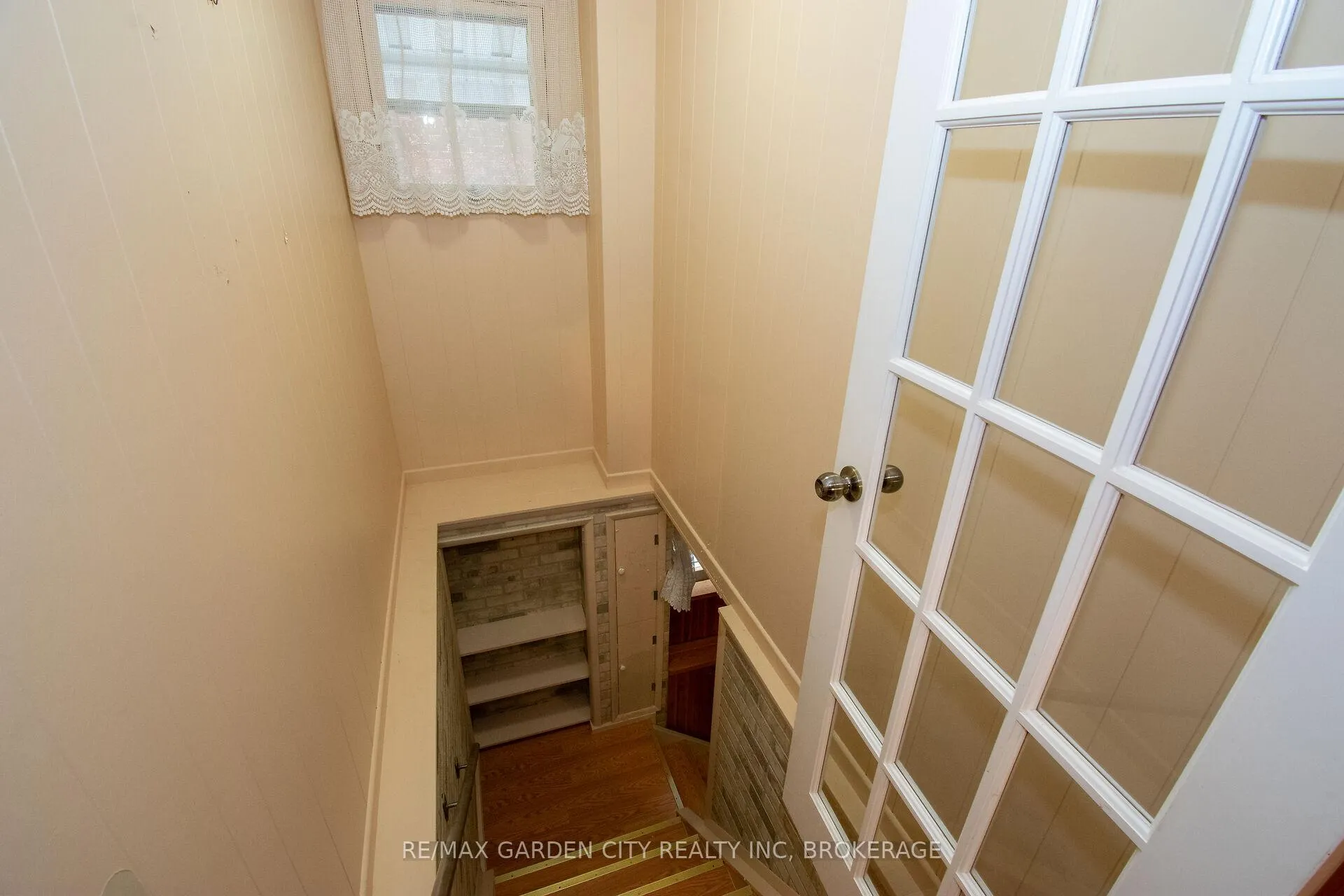 Photo 30 of 38 Mildred Avenue, St. Catharines, Haig — HOMEH