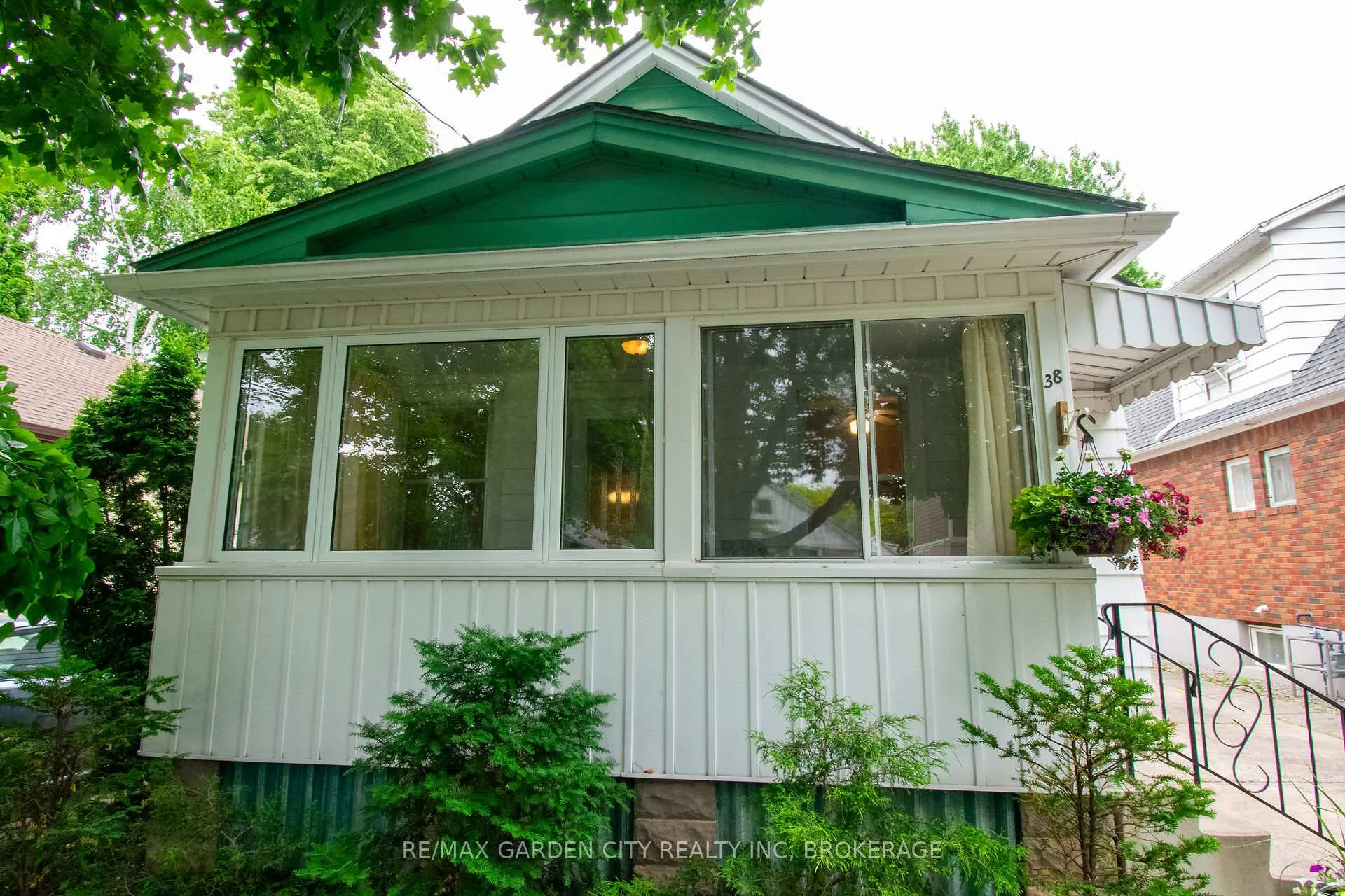 Photo 46 of 38 Mildred Avenue, St. Catharines, Haig — HOMEH
