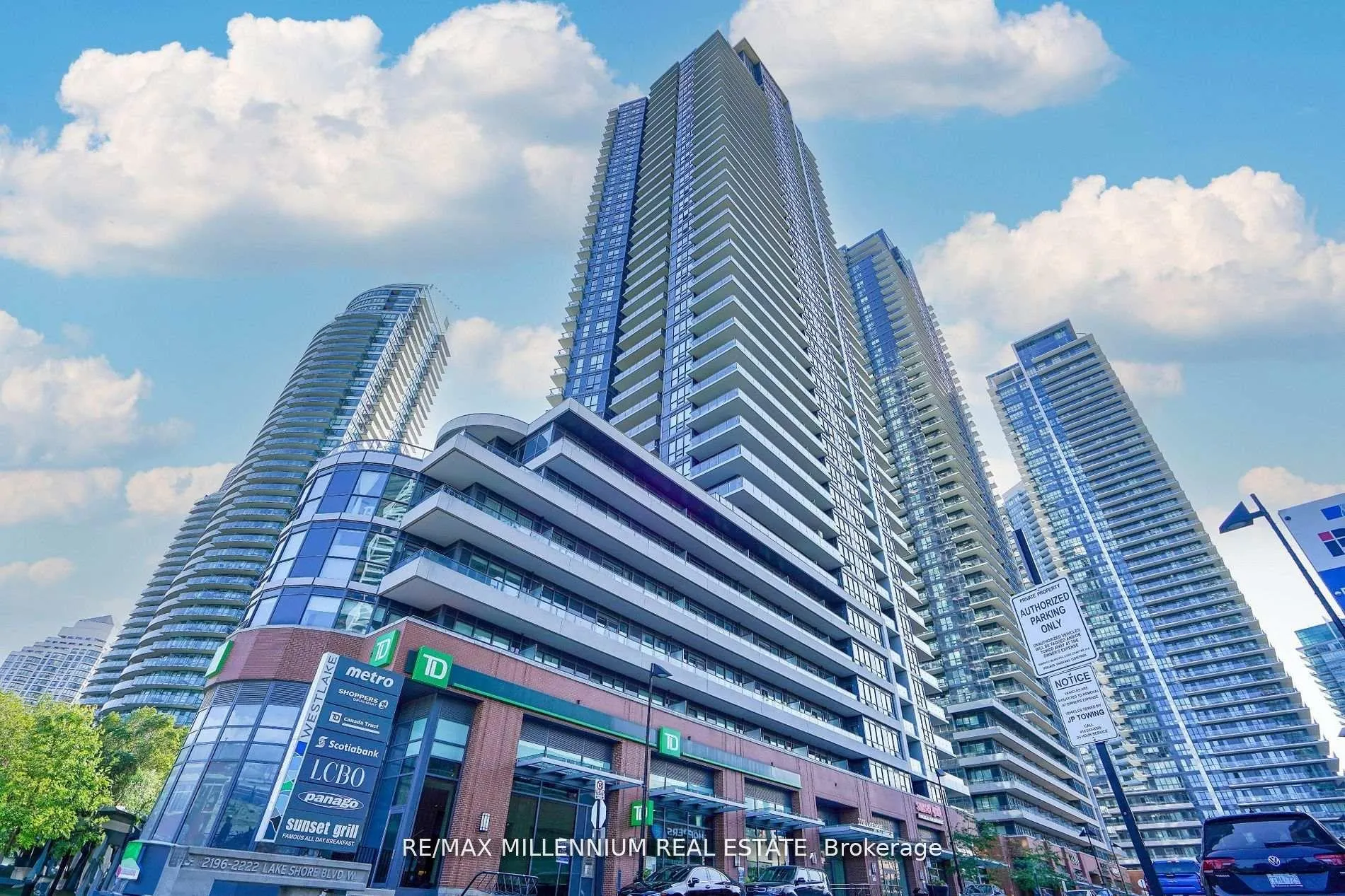 Front of Unit 3106, 2212 Lake Shore Boulevard W