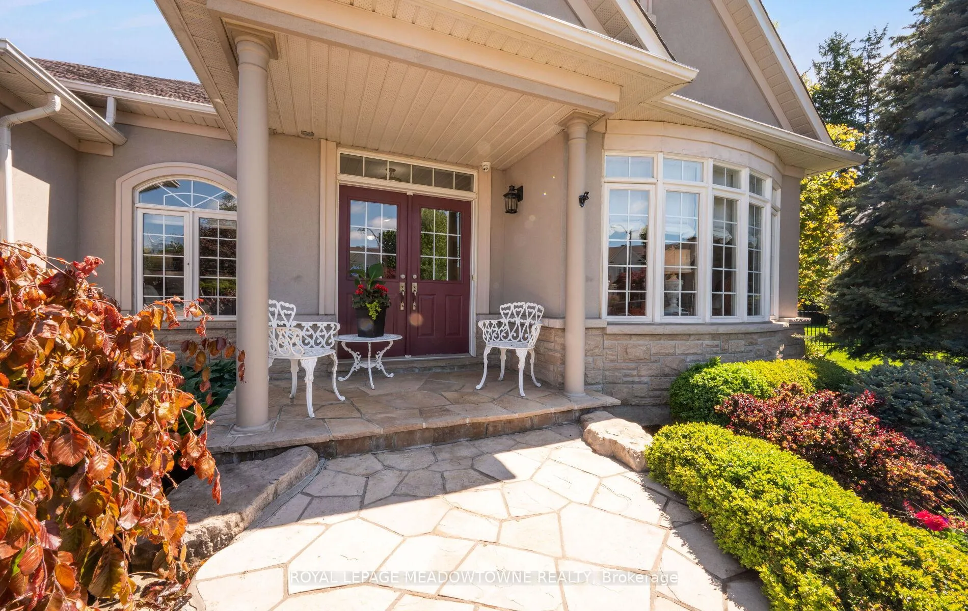 Photo 3 of 21 Tristan Court, Brampton, Bram West — HOMEH
