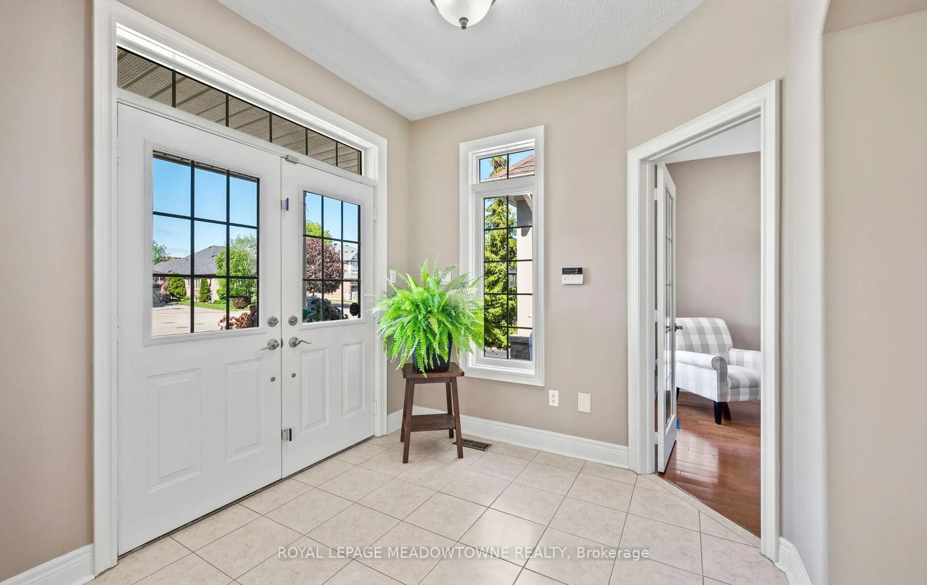 Photo 5 of 21 Tristan Court, Brampton, Bram West — HOMEH