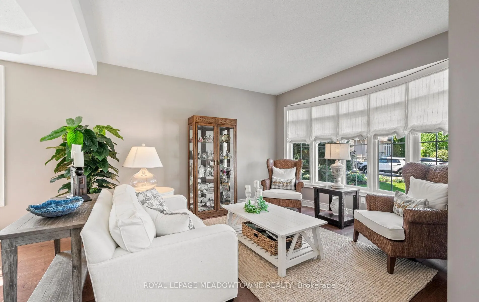 Photo 7 of 21 Tristan Court, Brampton, Bram West — HOMEH