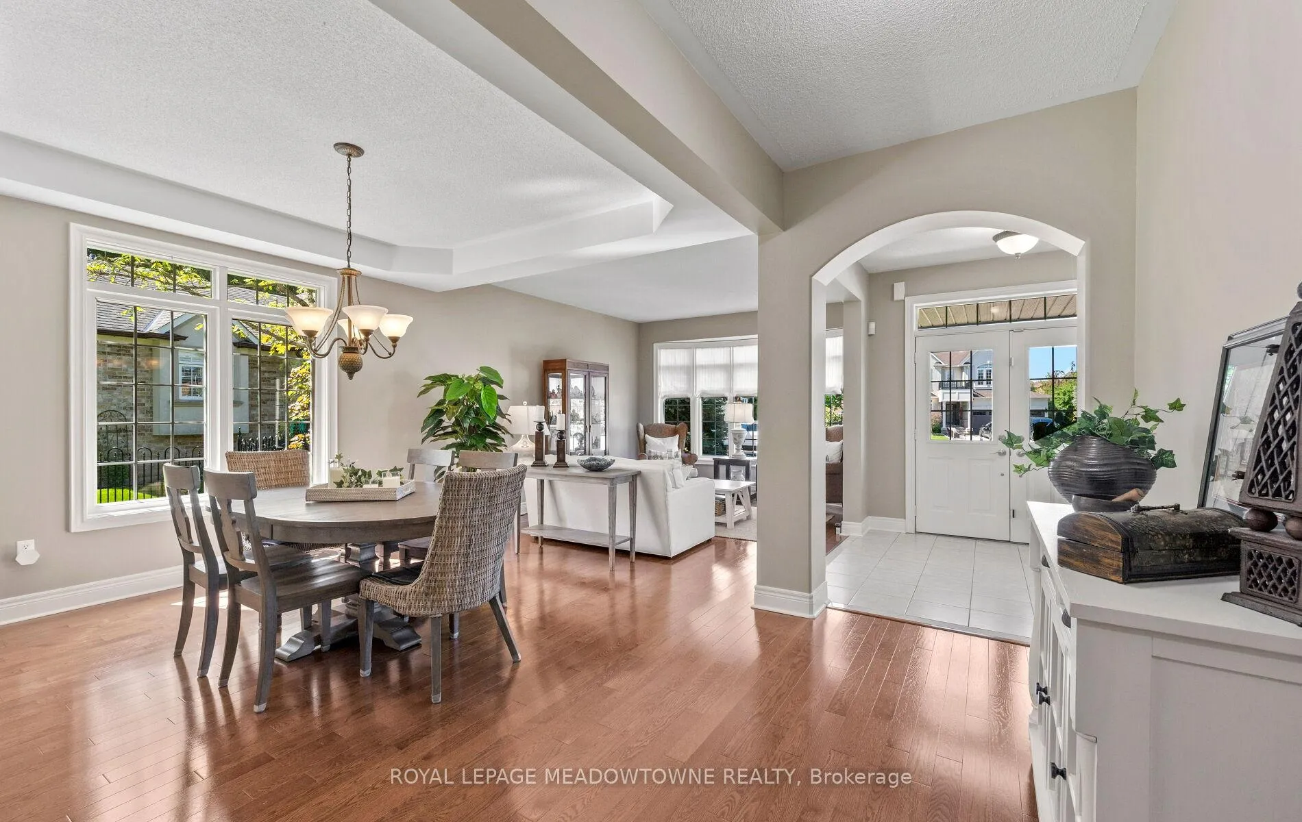 Photo 8 of 21 Tristan Court, Brampton, Bram West — HOMEH