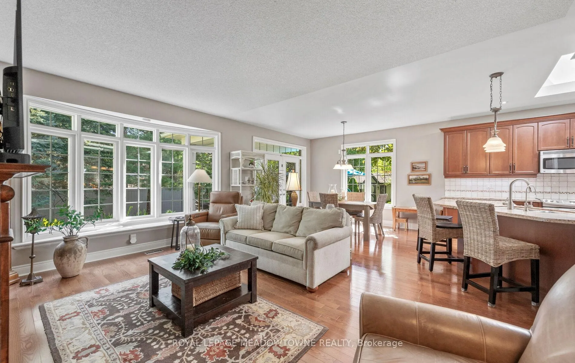 Photo 12 of 21 Tristan Court, Brampton, Bram West — HOMEH