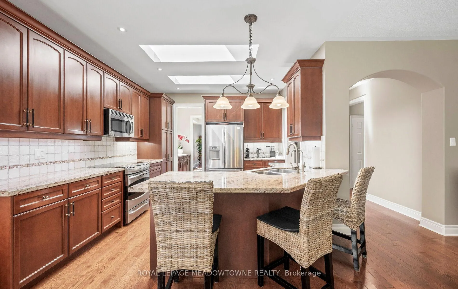 Photo 14 of 21 Tristan Court, Brampton, Bram West — HOMEH
