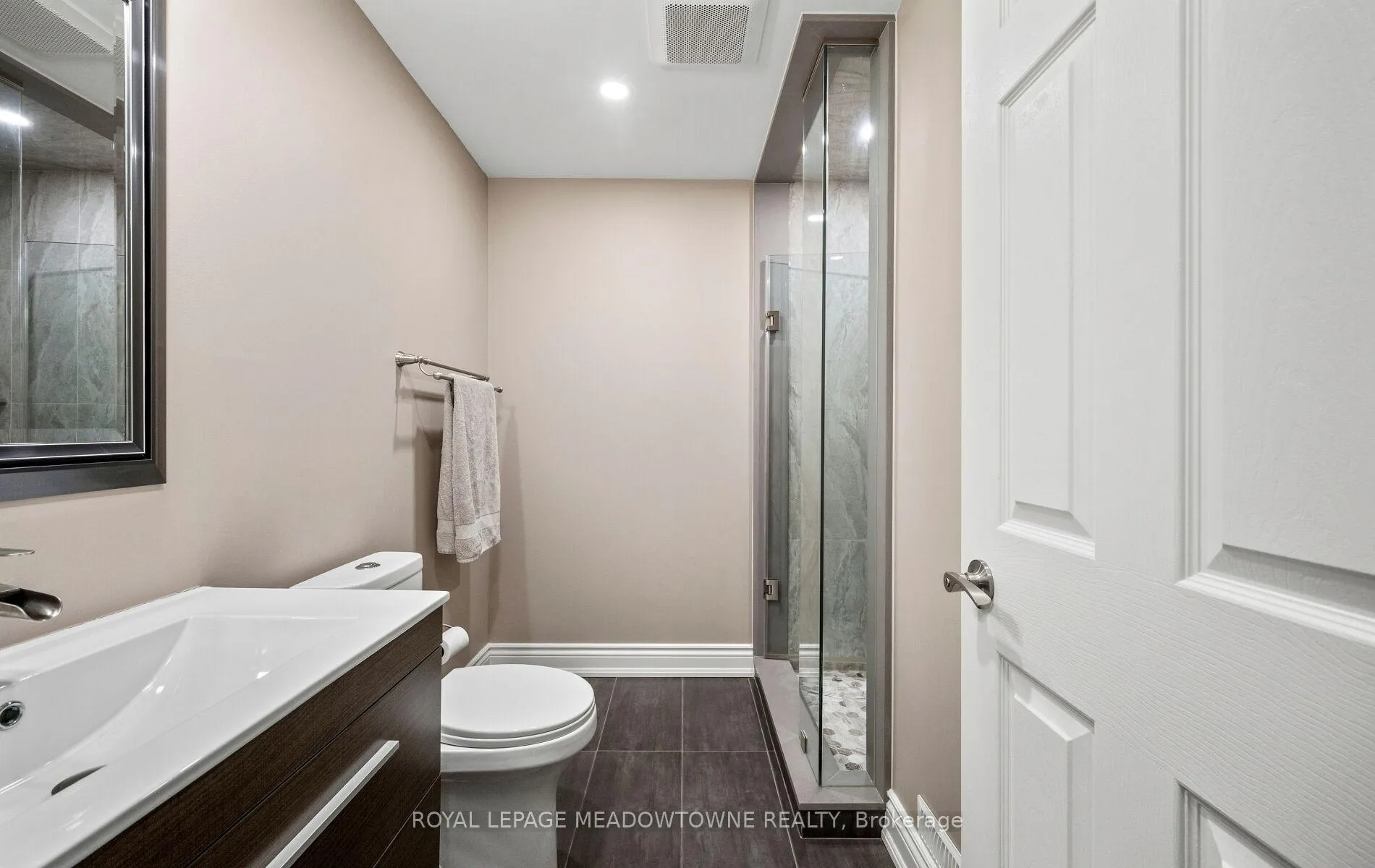 Photo 35 of 21 Tristan Court, Brampton, Bram West — HOMEH