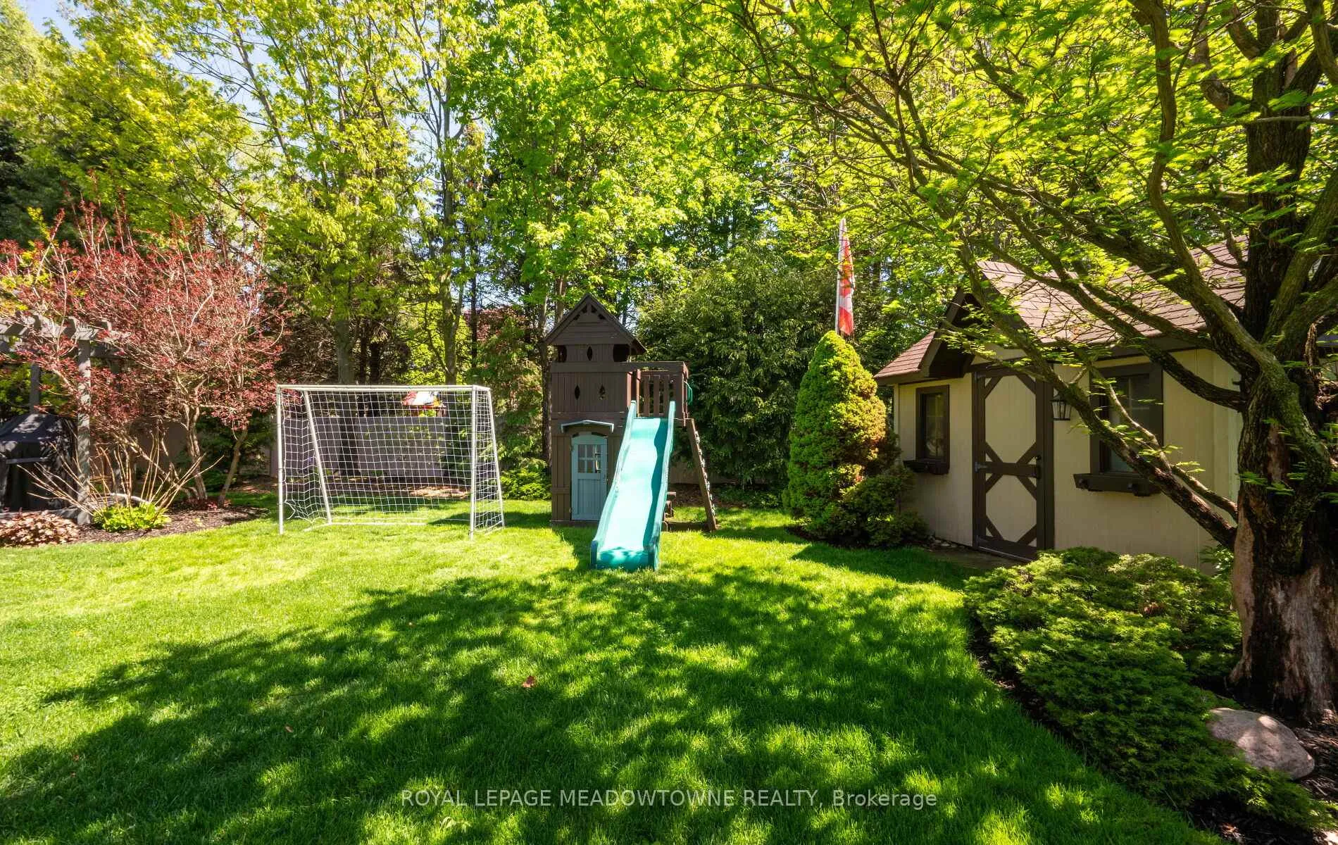 Photo 44 of 21 Tristan Court, Brampton, Bram West — HOMEH