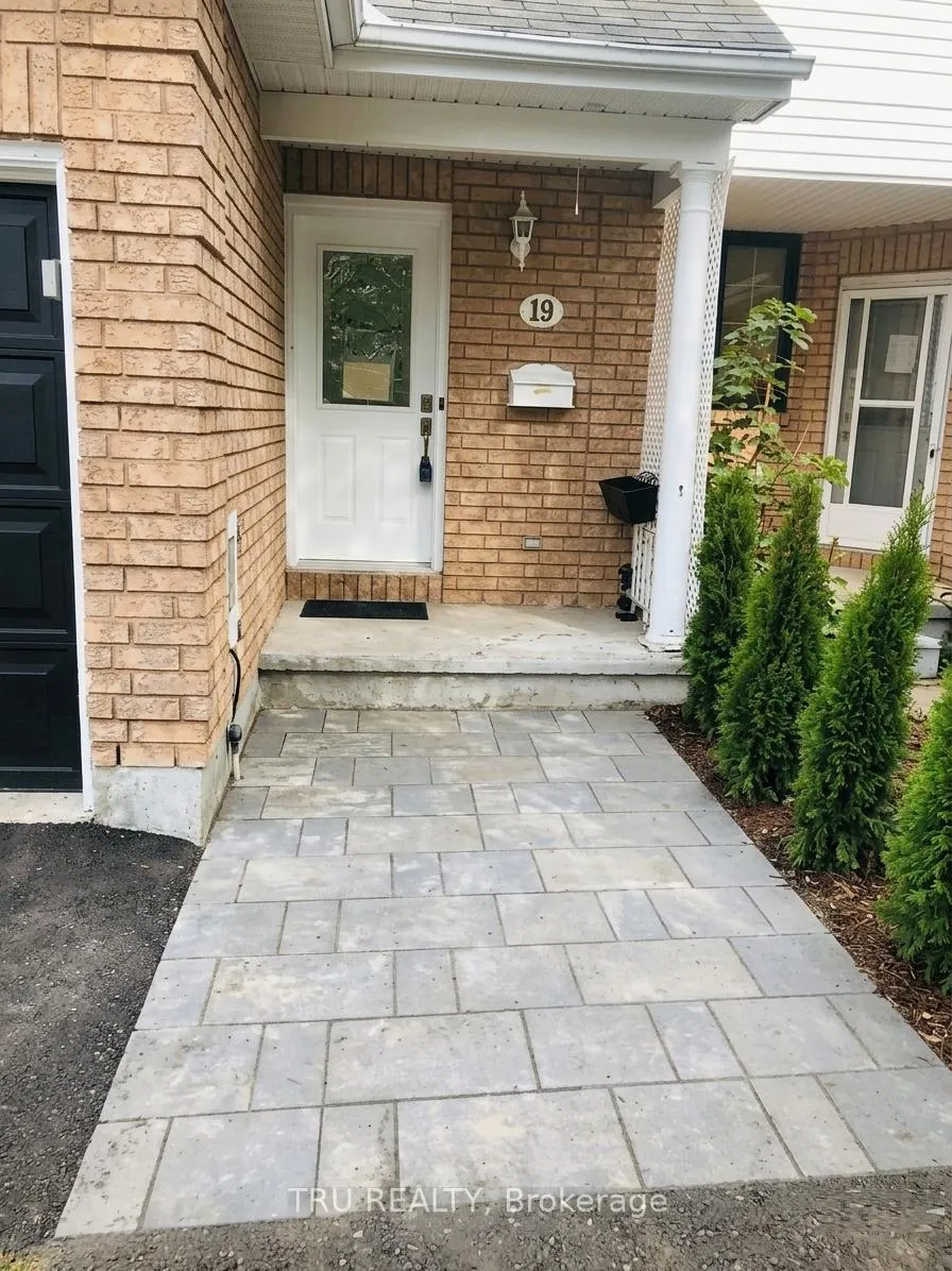 Photo 2 of 19 Mountshannon Drive, Ottawa, Barrhaven - Longfields — HOMEH