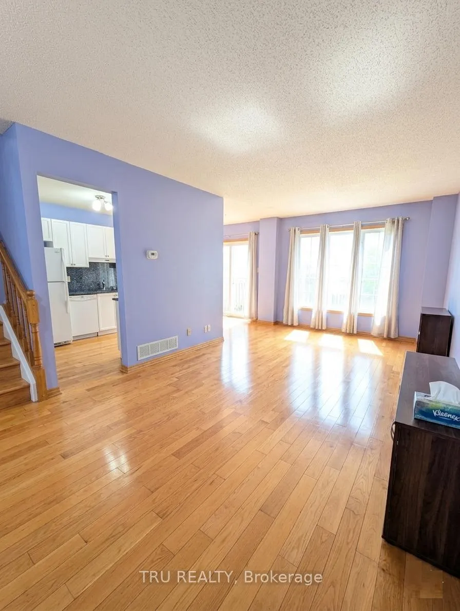 Photo 5 of 19 Mountshannon Drive, Ottawa, Barrhaven - Longfields — HOMEH