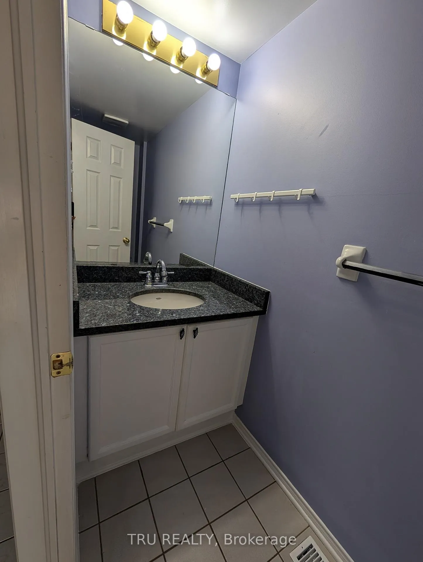 Photo 10 of 19 Mountshannon Drive, Ottawa, Barrhaven - Longfields — HOMEH