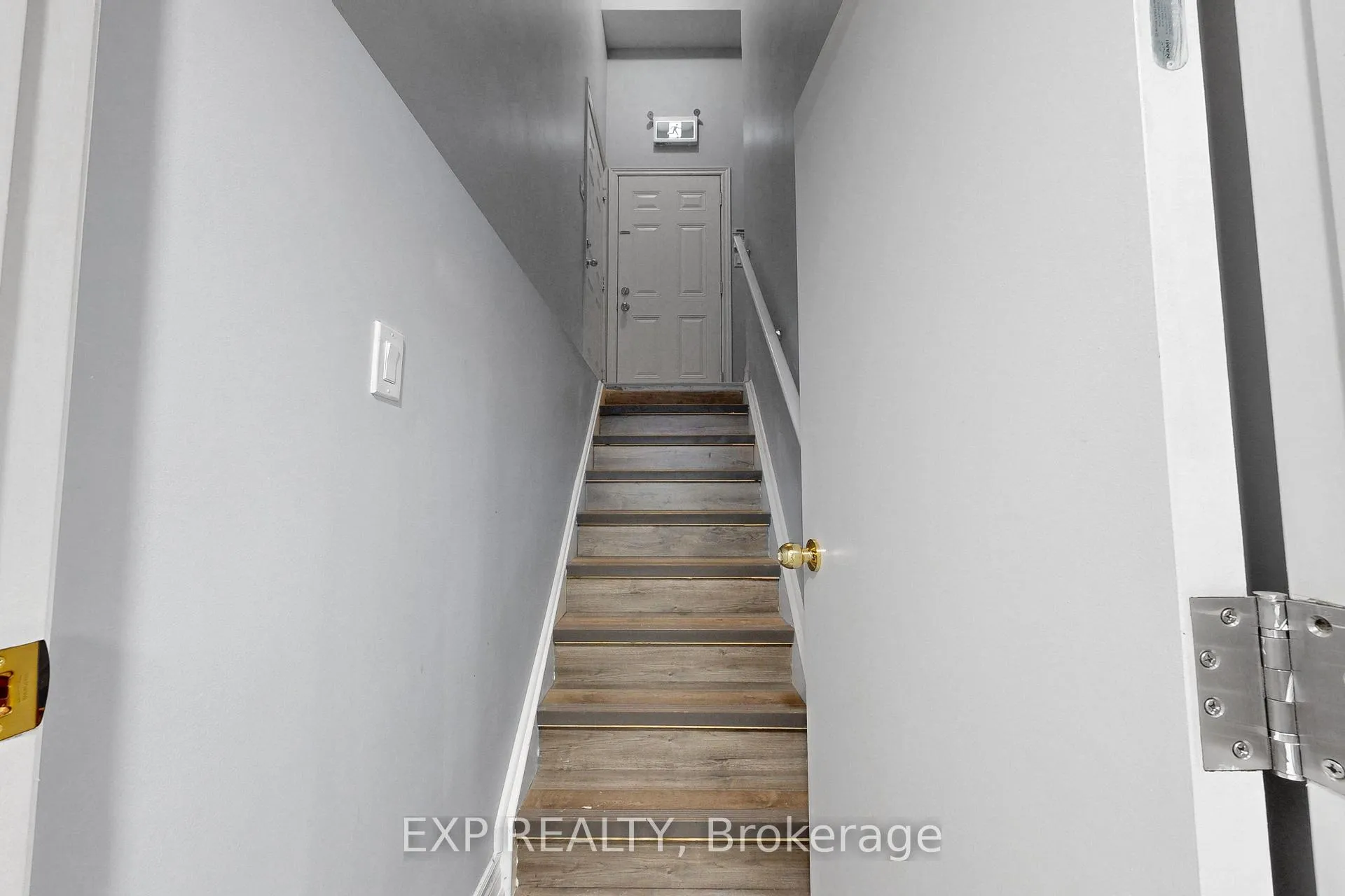 Photo 4 of Unit Lower, 50 Walford Road, Markham, Middlefield — HOMEH