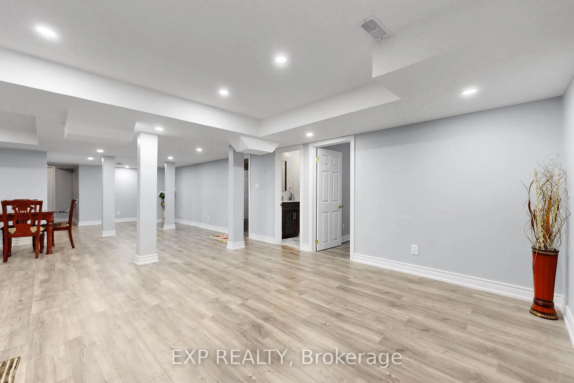 Photo 14 of Unit Lower, 50 Walford Road, Markham, Middlefield — HOMEH