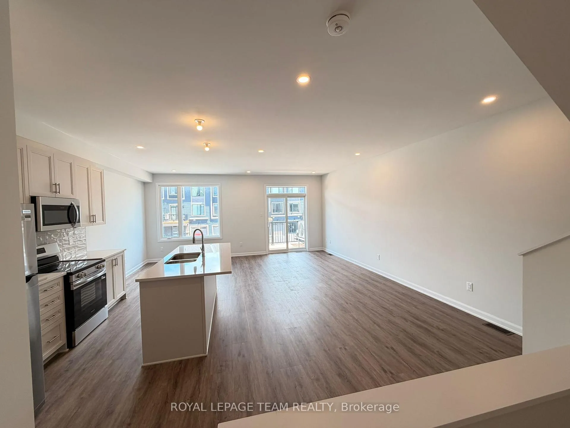 Photo 8 of 377 Bankside Way, Ottawa, Barrhaven - Half Moon Bay — HOMEH