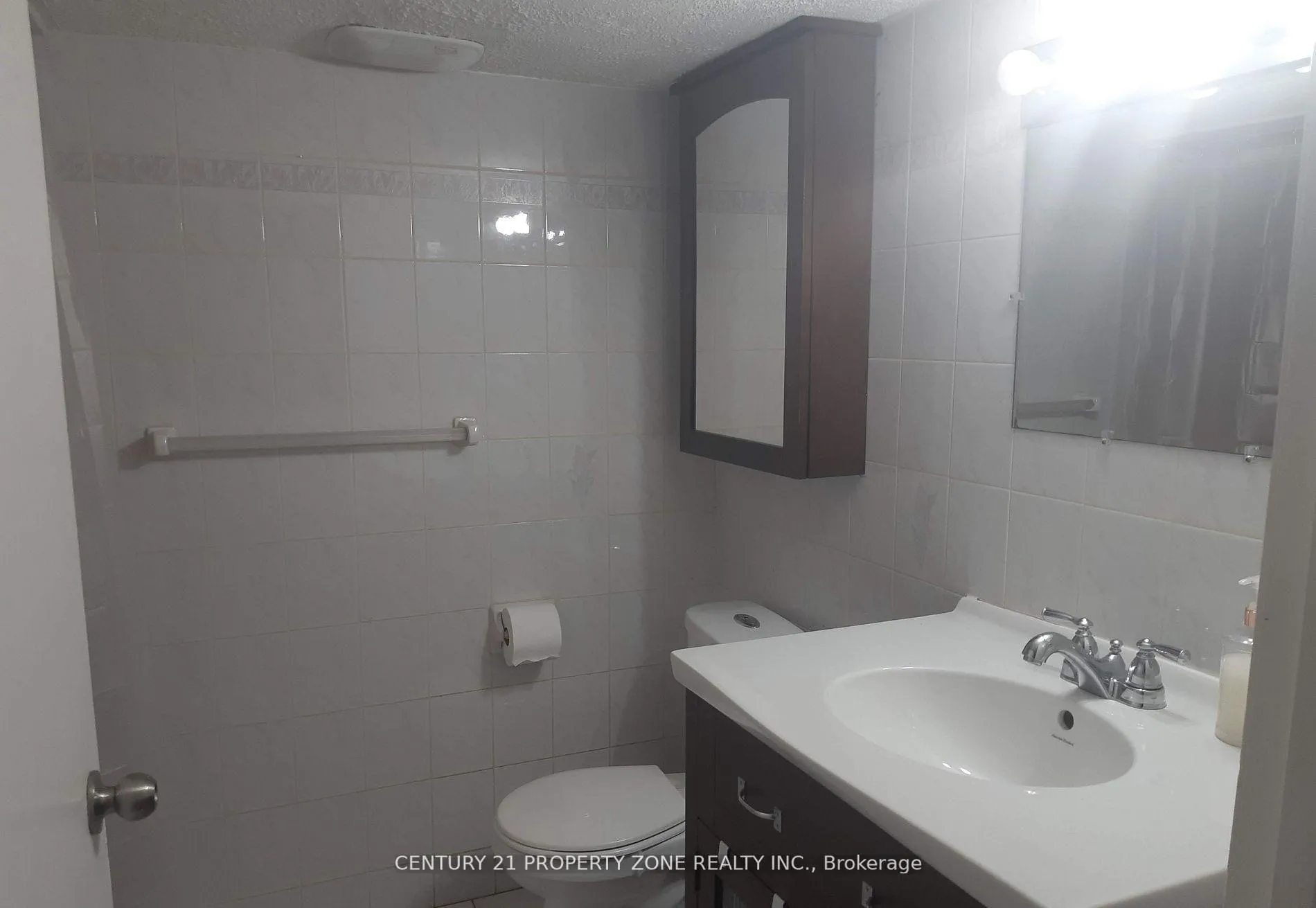 Photo 6 of Unit Upper, 164 Earnscliffe Circle, Brampton, Southgate — HOMEH