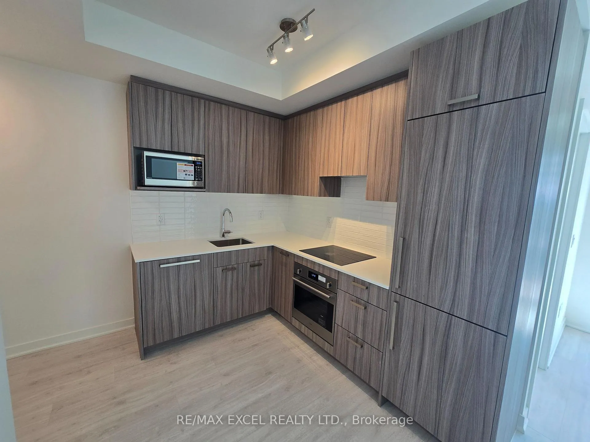 Photo 5 of Unit 23, 75 Curlew Drive, North York, Parkwoods-Donalda — HOMEH