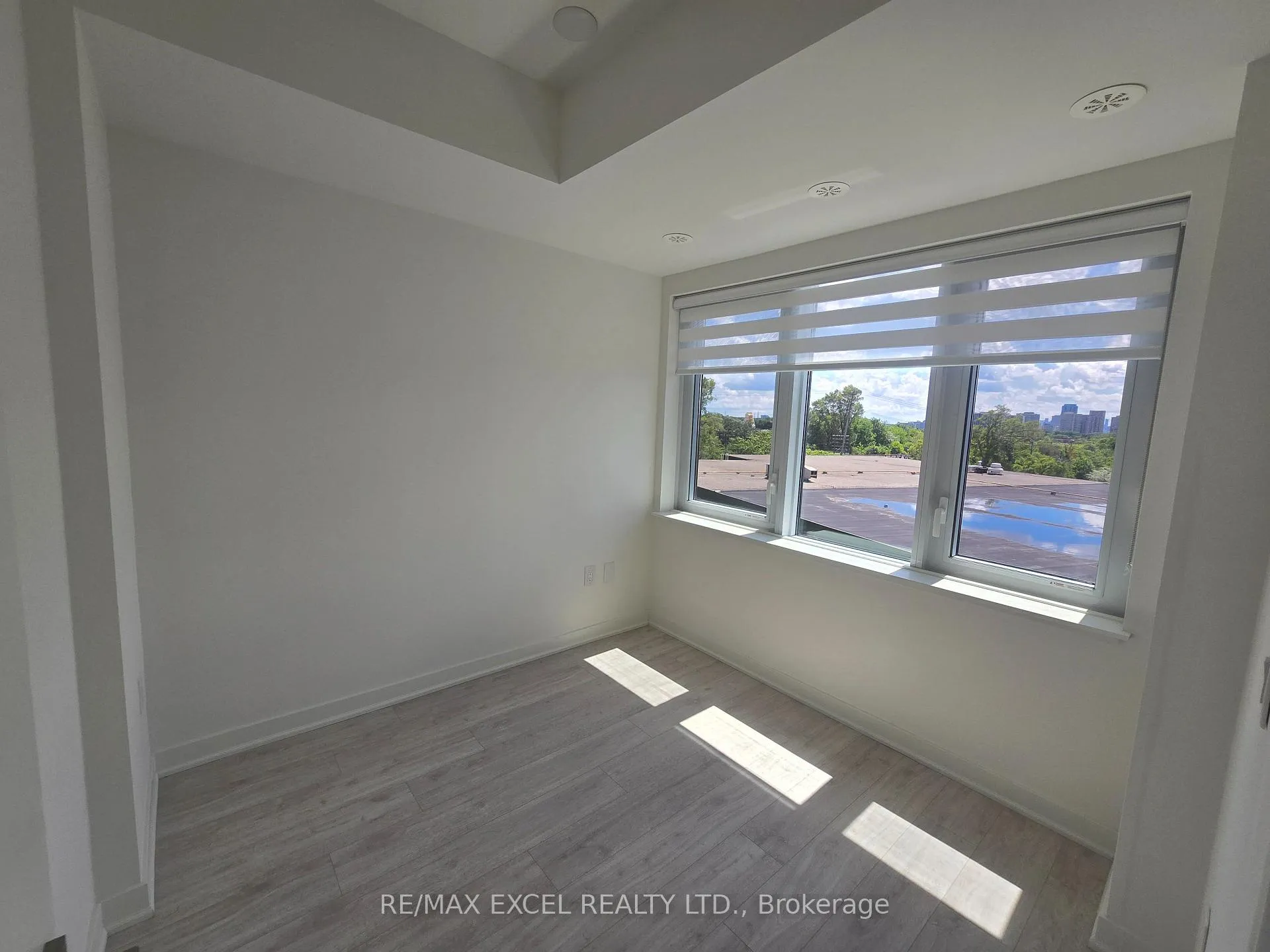 Photo 6 of Unit 23, 75 Curlew Drive, North York, Parkwoods-Donalda — HOMEH