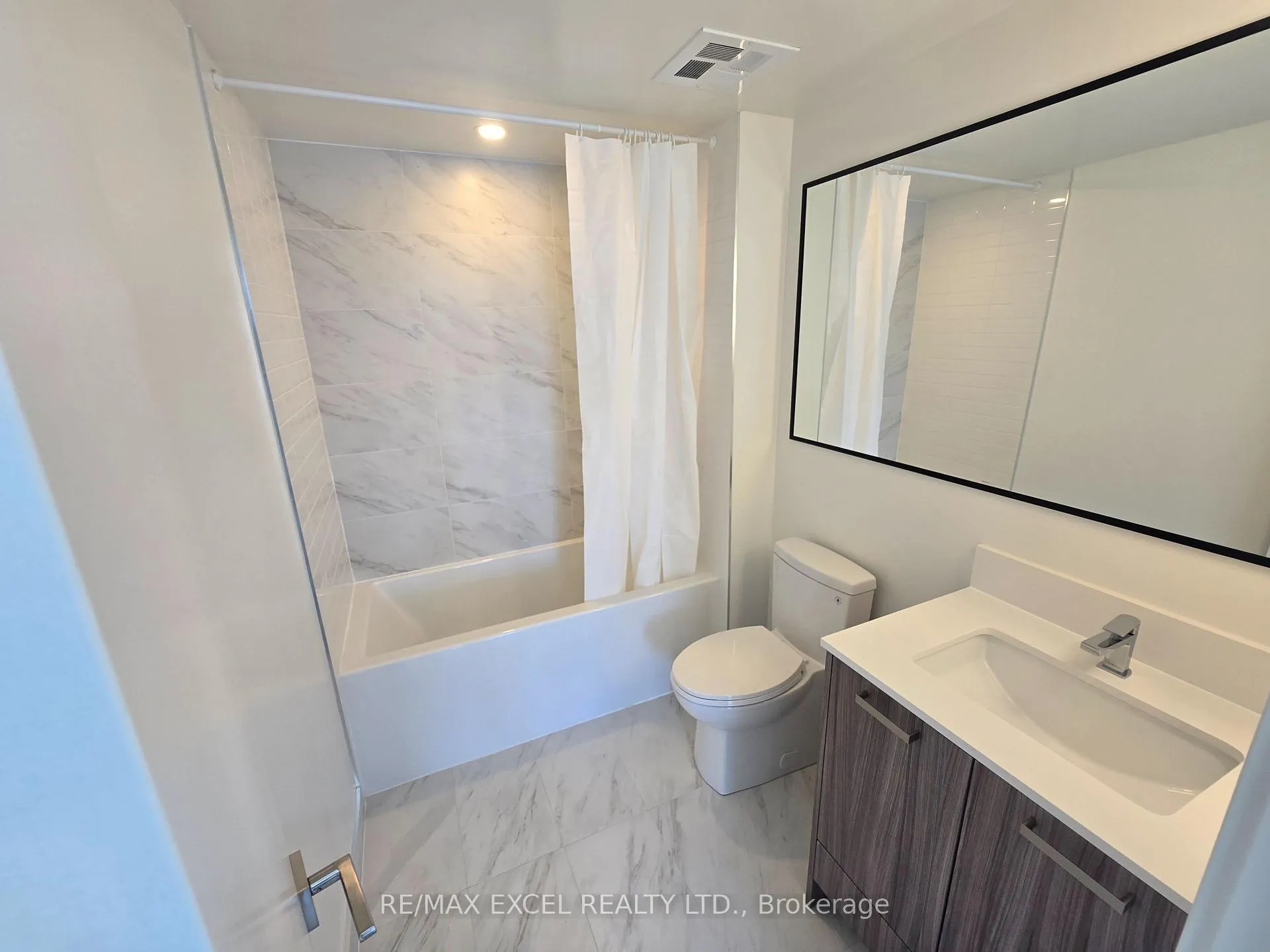 Photo 11 of Unit 23, 75 Curlew Drive, North York, Parkwoods-Donalda — HOMEH