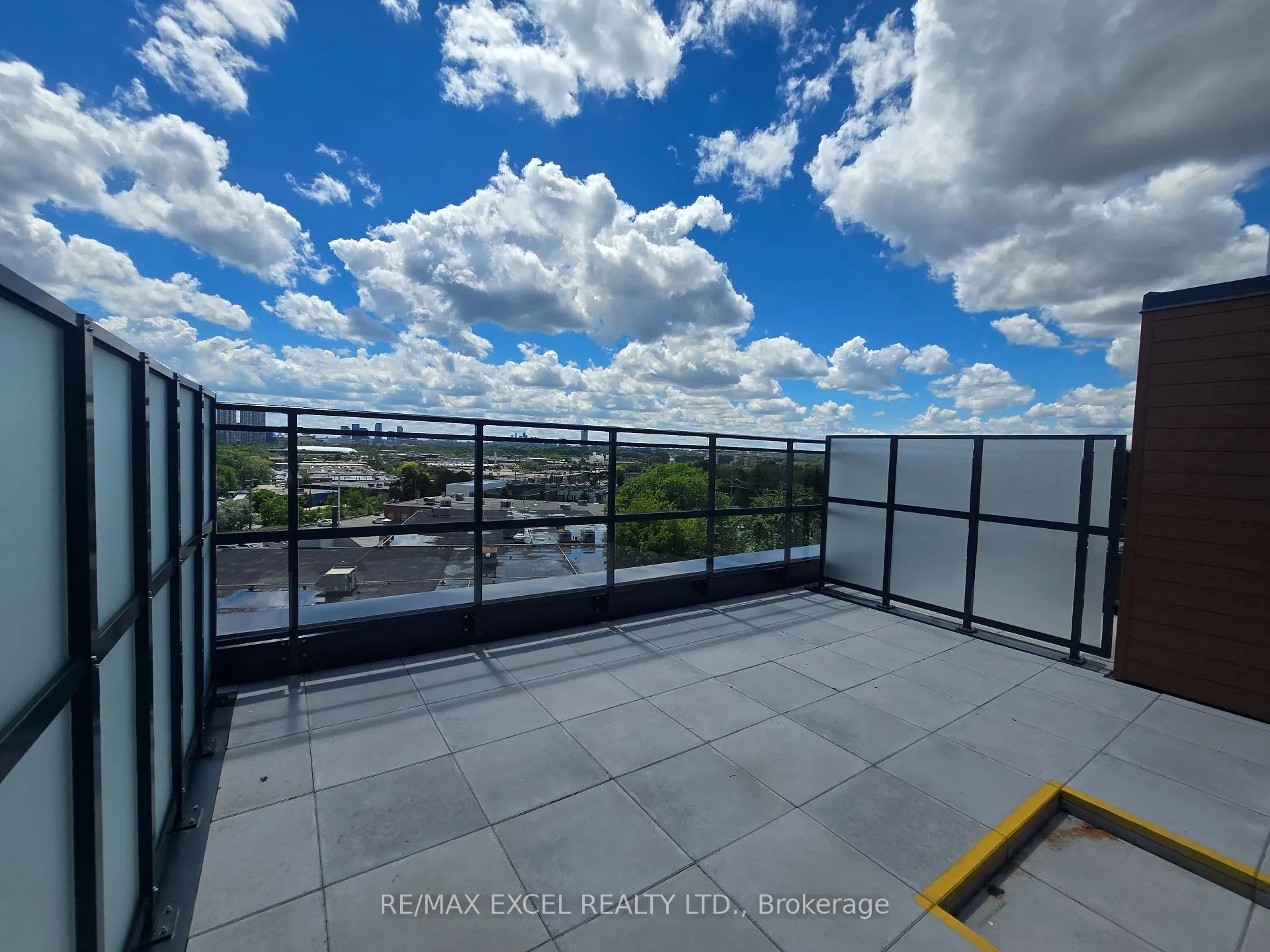 Photo 13 of Unit 23, 75 Curlew Drive, North York, Parkwoods-Donalda — HOMEH