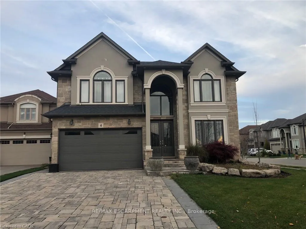 Photo 2 of 4 Raphael Court, Hamilton, Carpenter — HOMEH