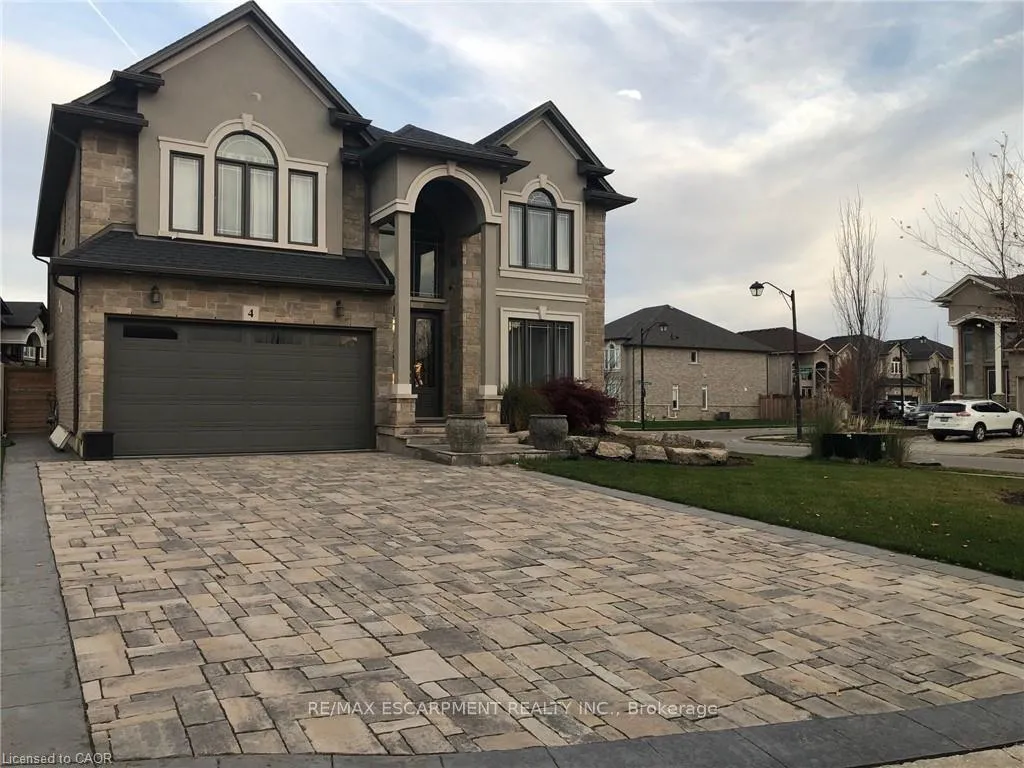 Photo 3 of 4 Raphael Court, Hamilton, Carpenter — HOMEH
