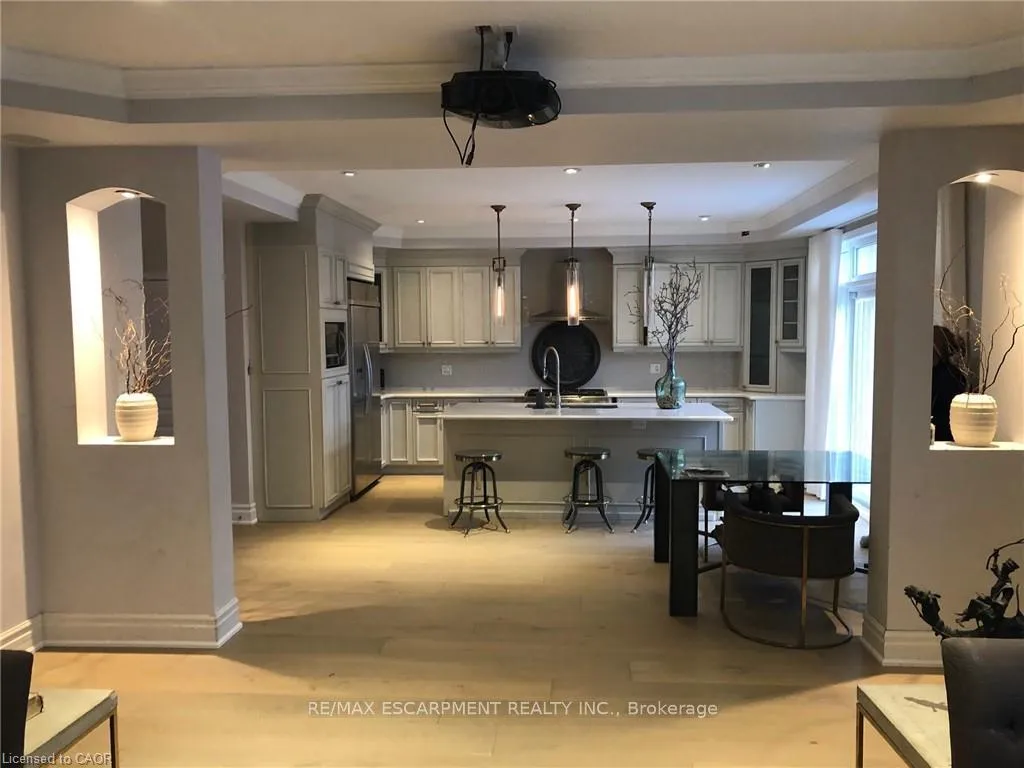 Photo 9 of 4 Raphael Court, Hamilton, Carpenter — HOMEH
