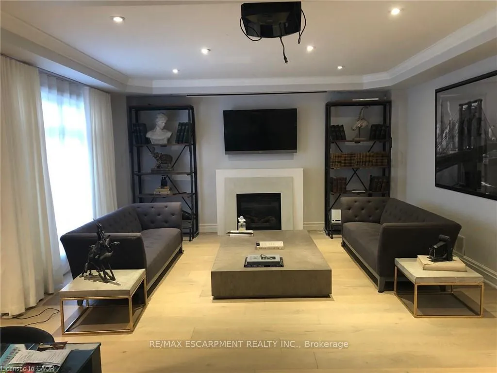 Photo 24 of 4 Raphael Court, Hamilton, Carpenter — HOMEH
