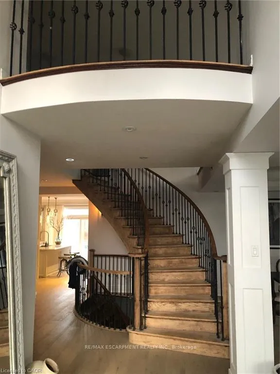 Photo 25 of 4 Raphael Court, Hamilton, Carpenter — HOMEH