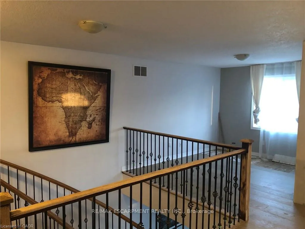 Photo 26 of 4 Raphael Court, Hamilton, Carpenter — HOMEH