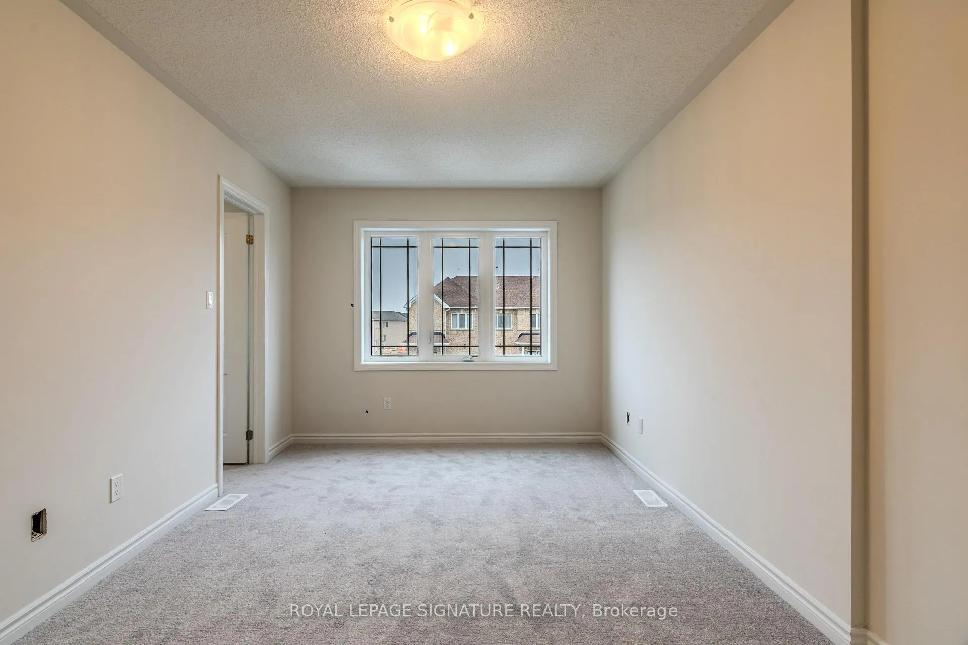 Photo 17 of 56 Baker Street, Thorold, Thorold Downtown — HOMEH