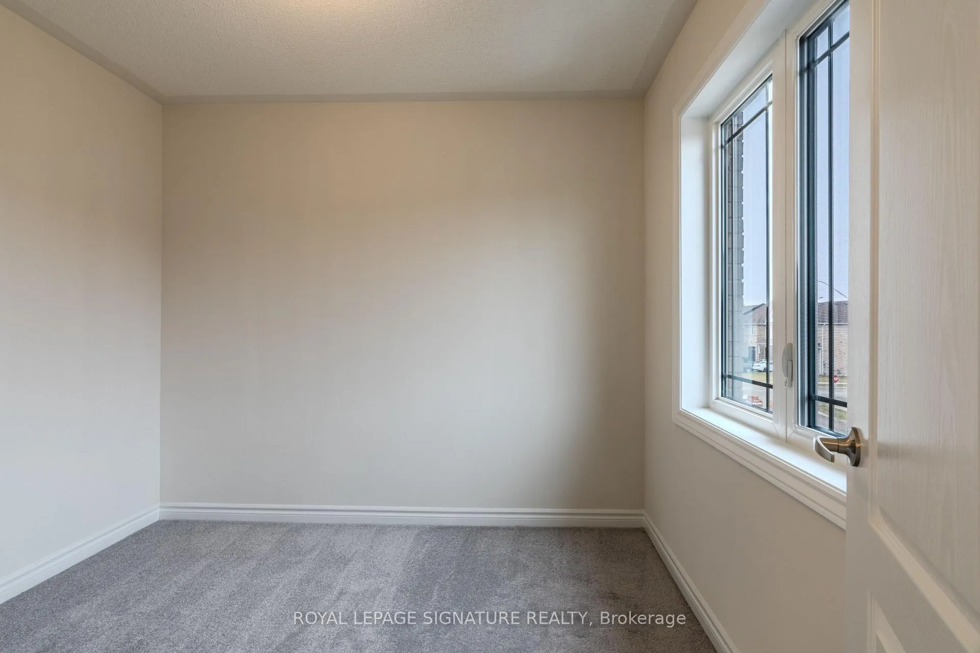 Photo 19 of 56 Baker Street, Thorold, Thorold Downtown — HOMEH