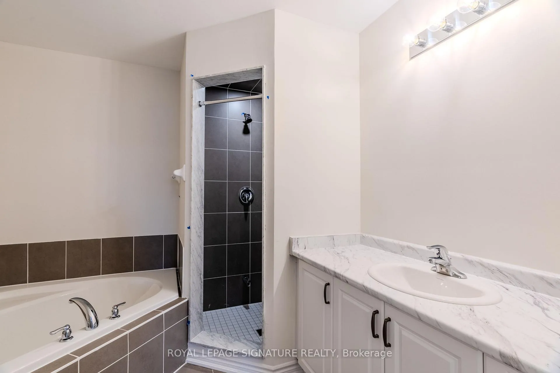 Photo 20 of 56 Baker Street, Thorold, Thorold Downtown — HOMEH