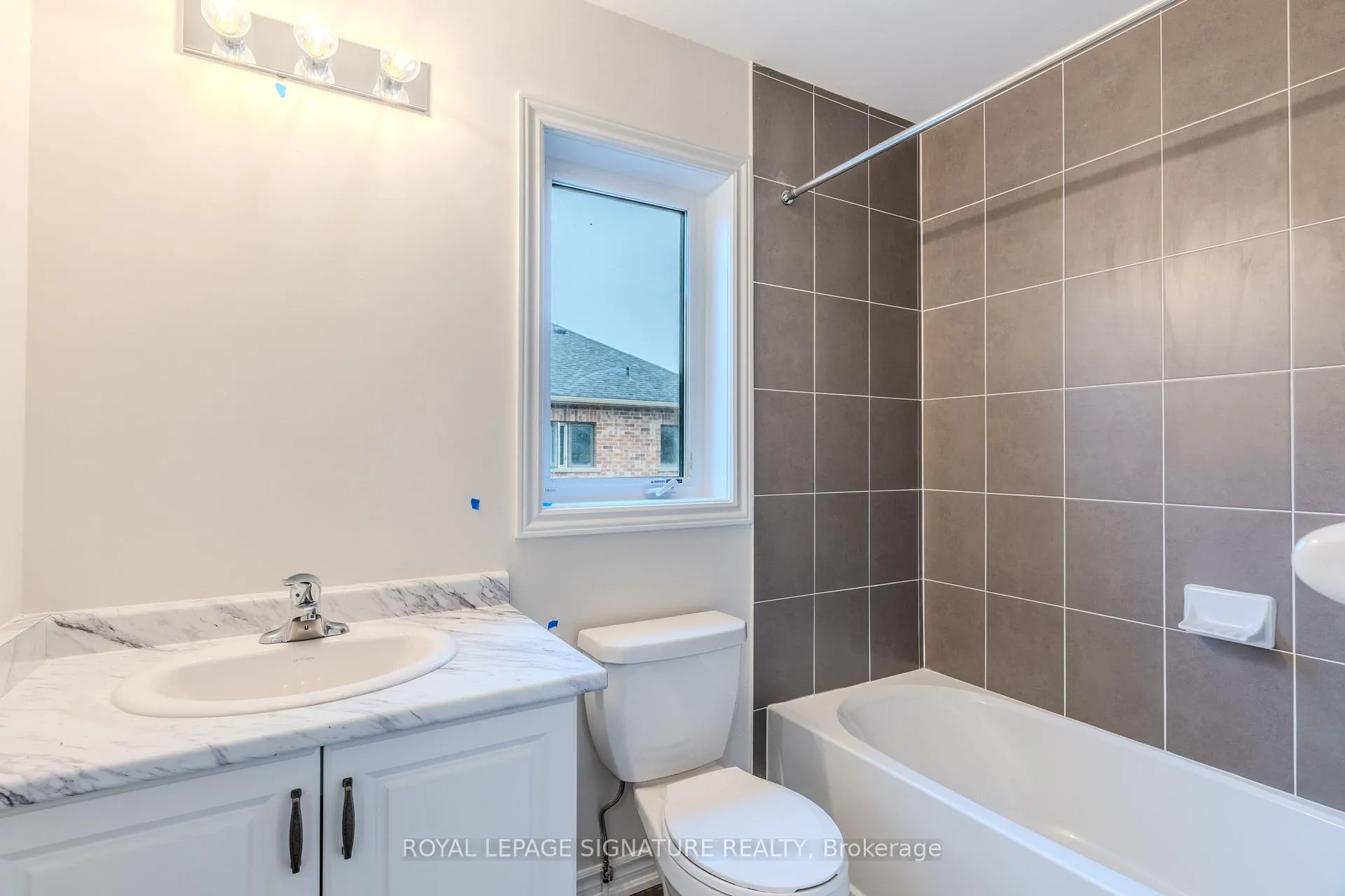 Photo 21 of 56 Baker Street, Thorold, Thorold Downtown — HOMEH