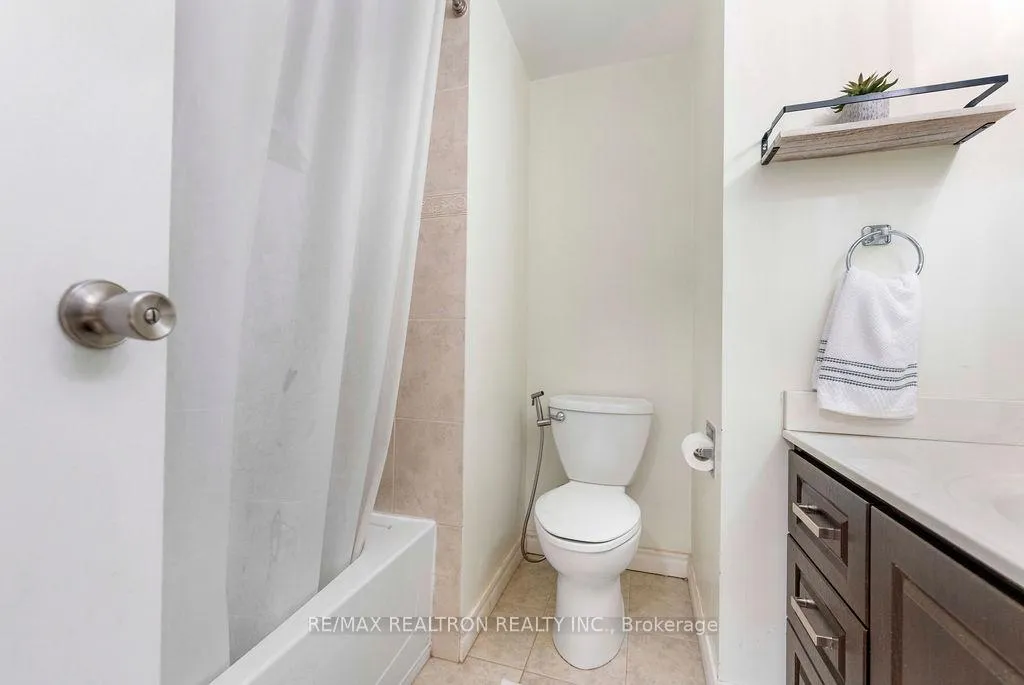 Photo 32 of Unit 12, 1 Davisbrook Boulevard, Scarborough, Tam O'Shanter-Sullivan — HOMEH