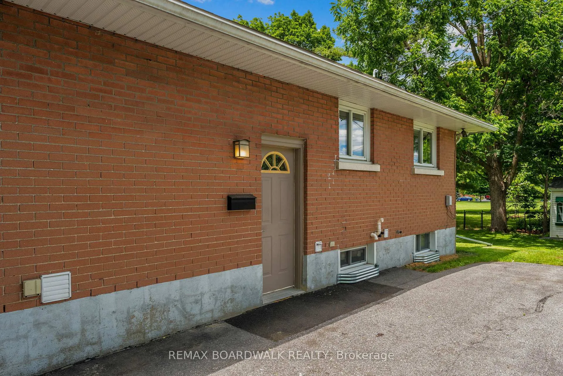 Photo 20 of 1311 Adirondack Drive, Ottawa, Kenson Park — HOMEH