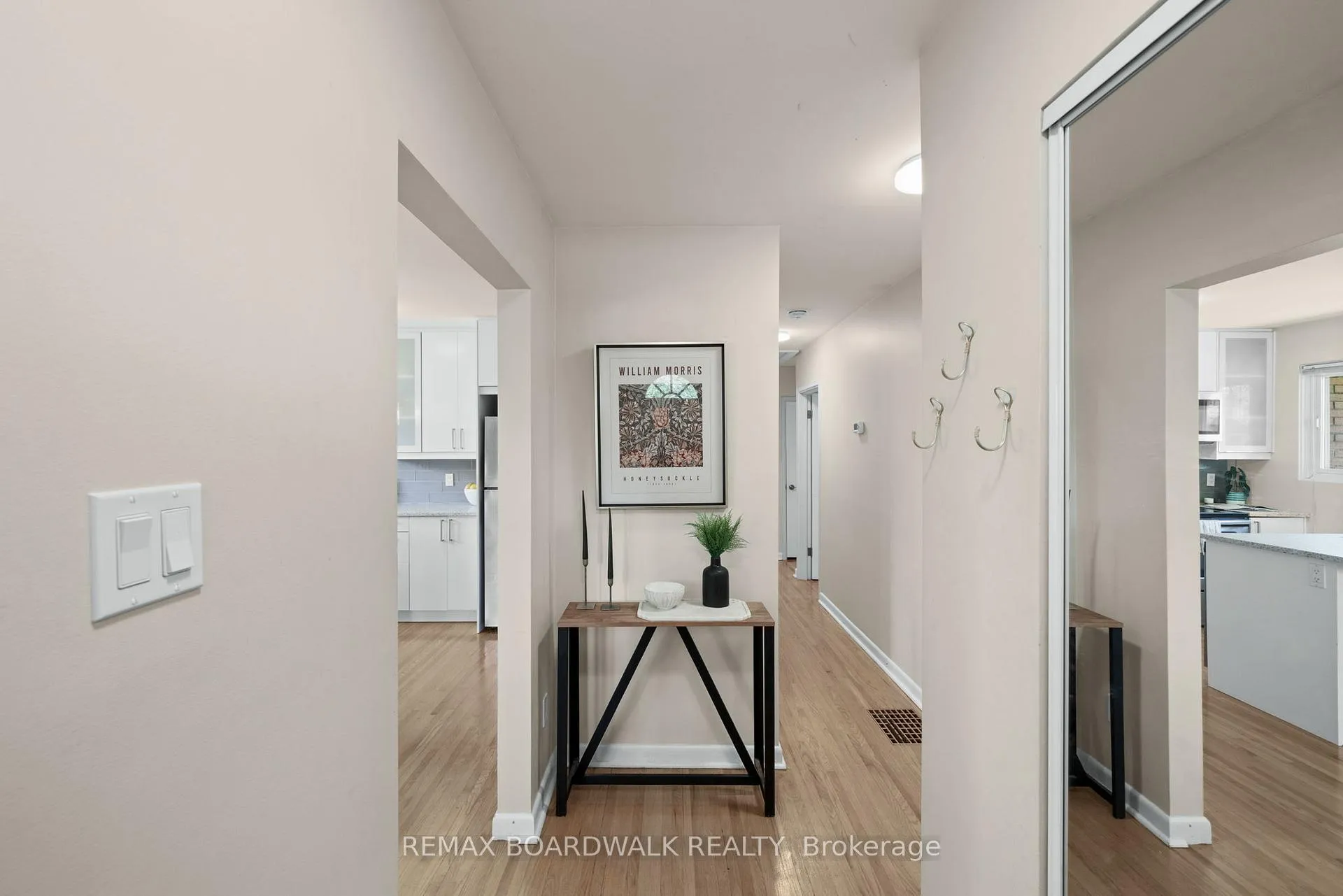 Photo 4 of 1311 Adirondack Drive, Ottawa, Kenson Park — HOMEH