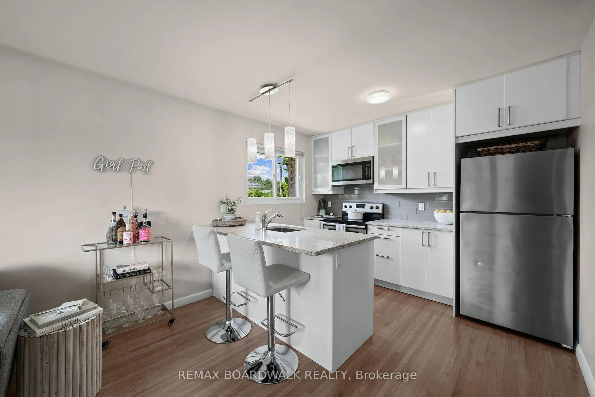 Photo 5 of 1311 Adirondack Drive, Ottawa, Kenson Park — HOMEH