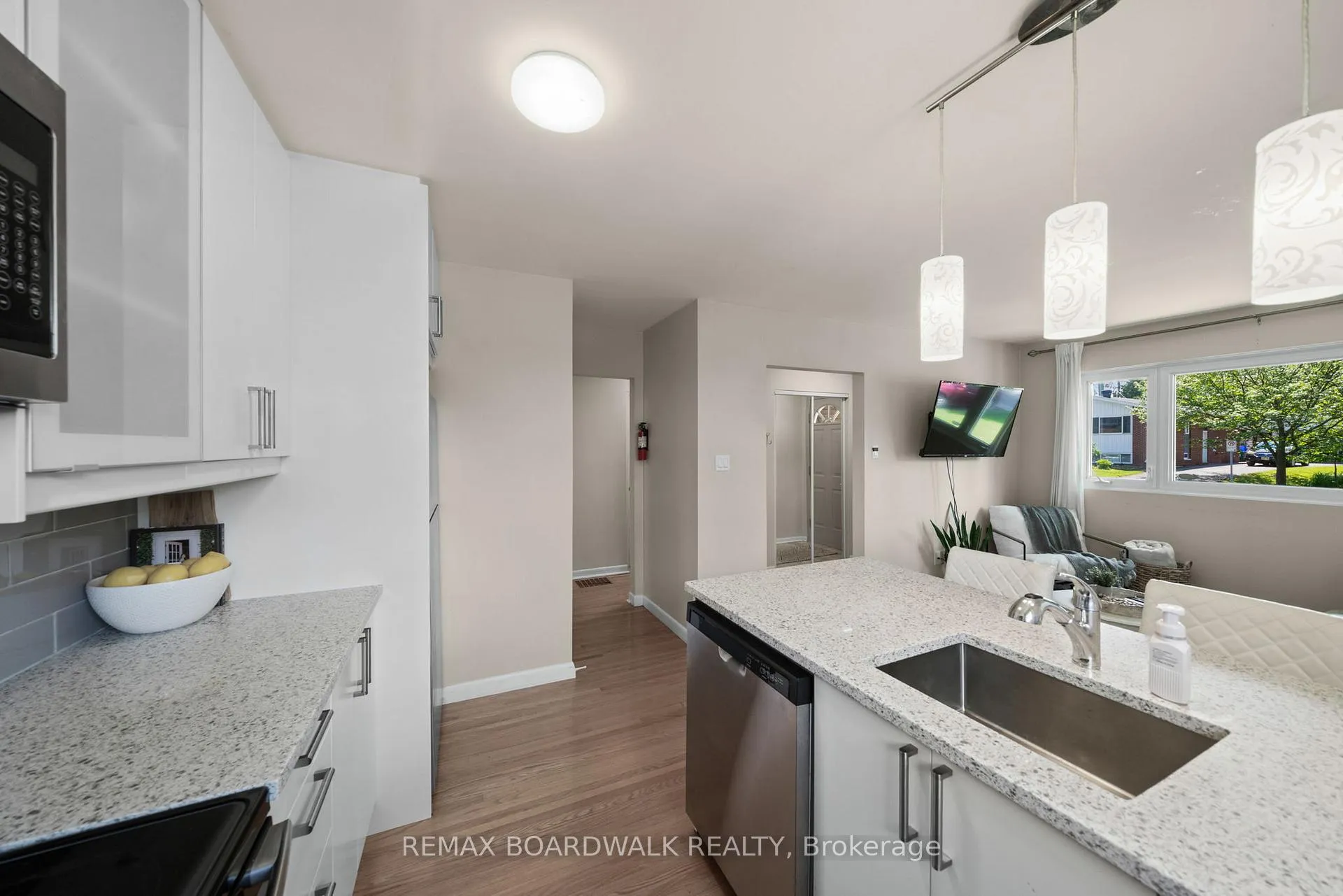 Photo 7 of 1311 Adirondack Drive, Ottawa, Kenson Park — HOMEH