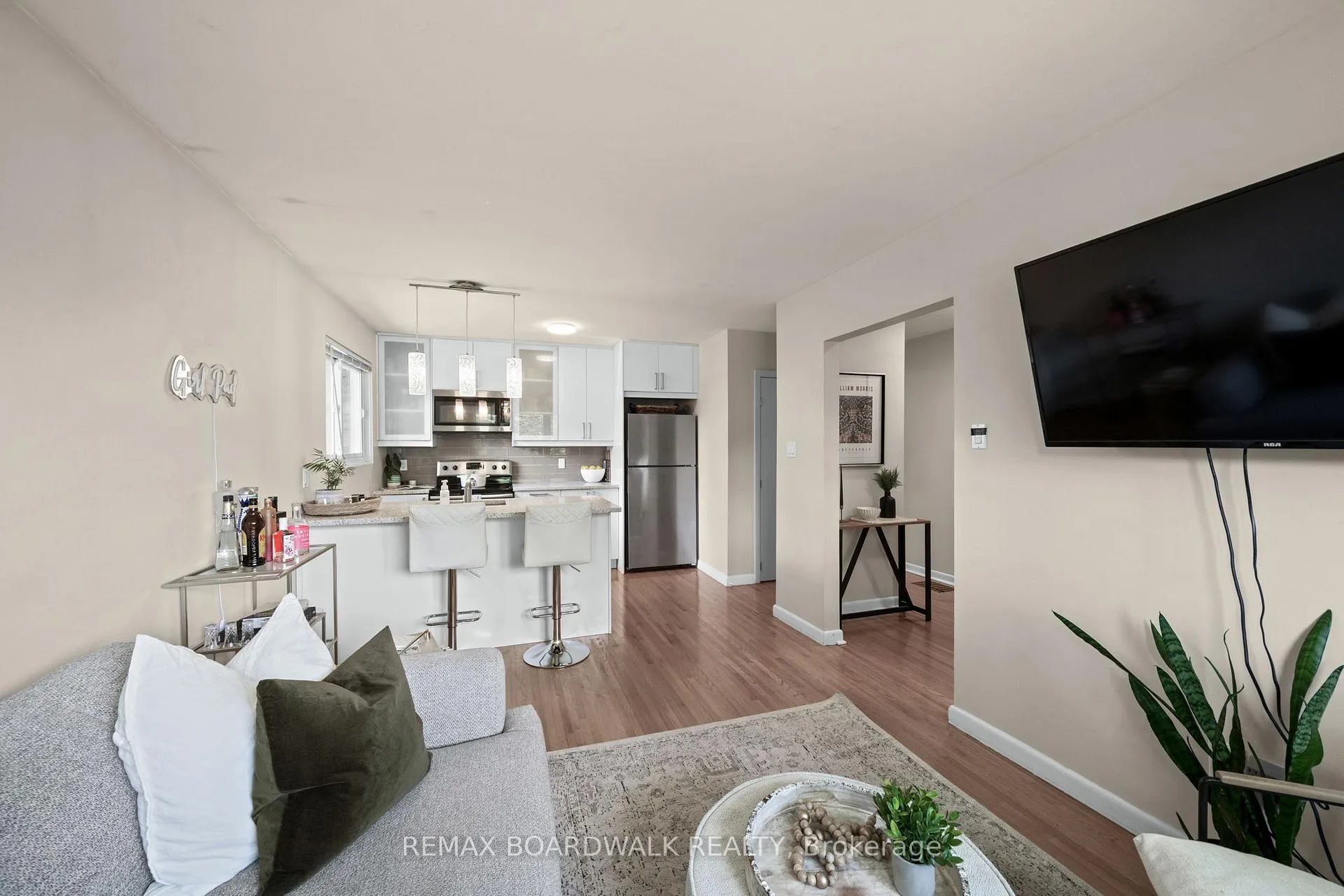 Photo 9 of 1311 Adirondack Drive, Ottawa, Kenson Park — HOMEH