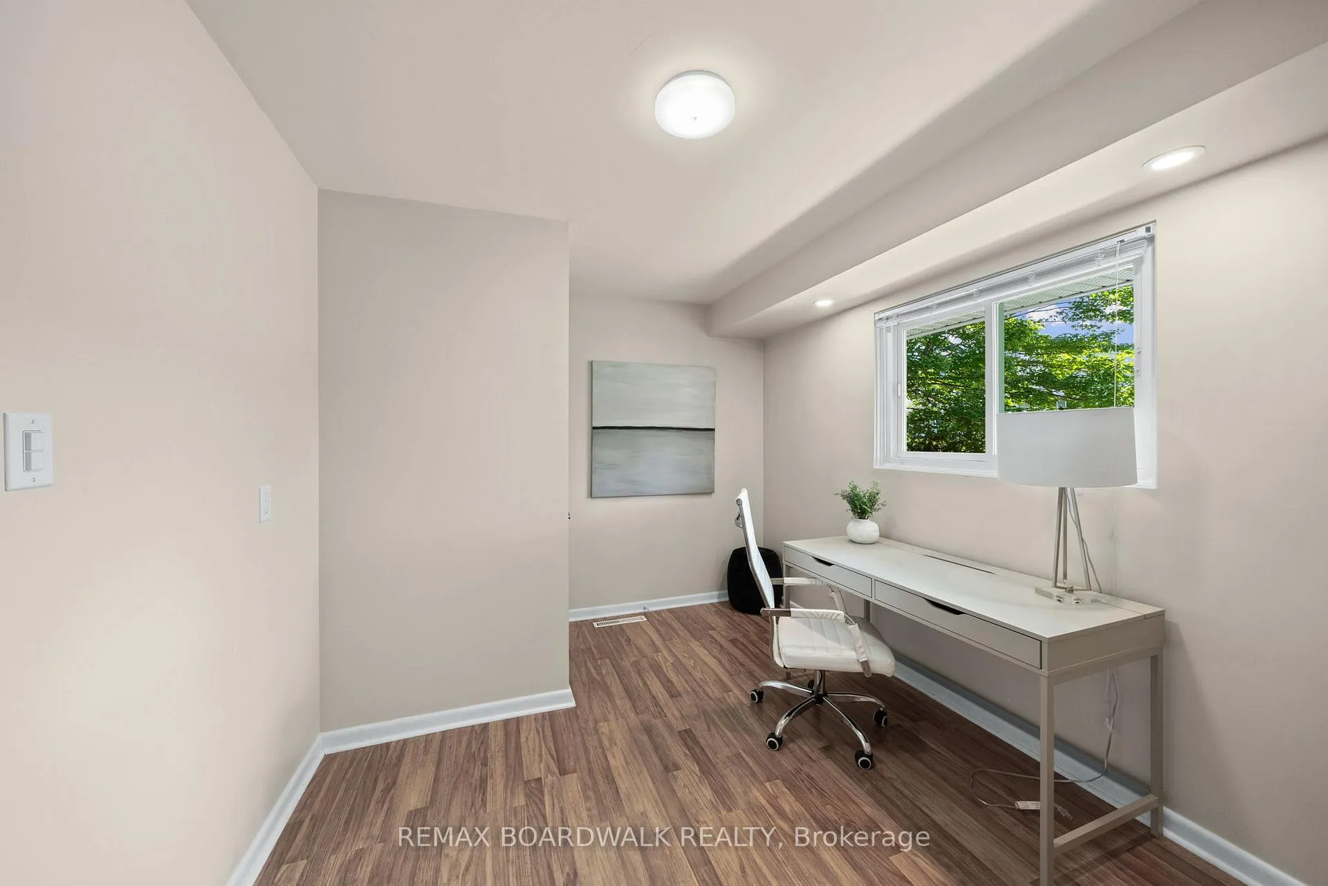 Photo 10 of 1311 Adirondack Drive, Ottawa, Kenson Park — HOMEH