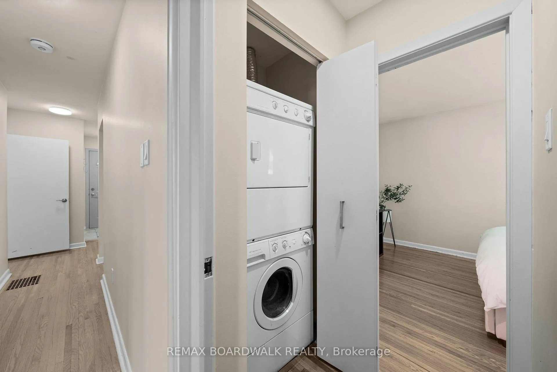 Photo 18 of 1311 Adirondack Drive, Ottawa, Kenson Park — HOMEH