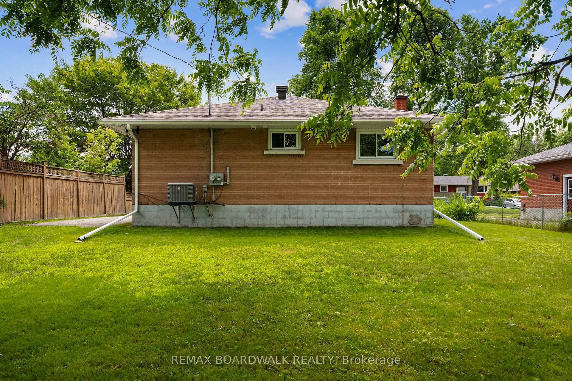 Photo 25 of 1311 Adirondack Drive, Ottawa, Kenson Park — HOMEH