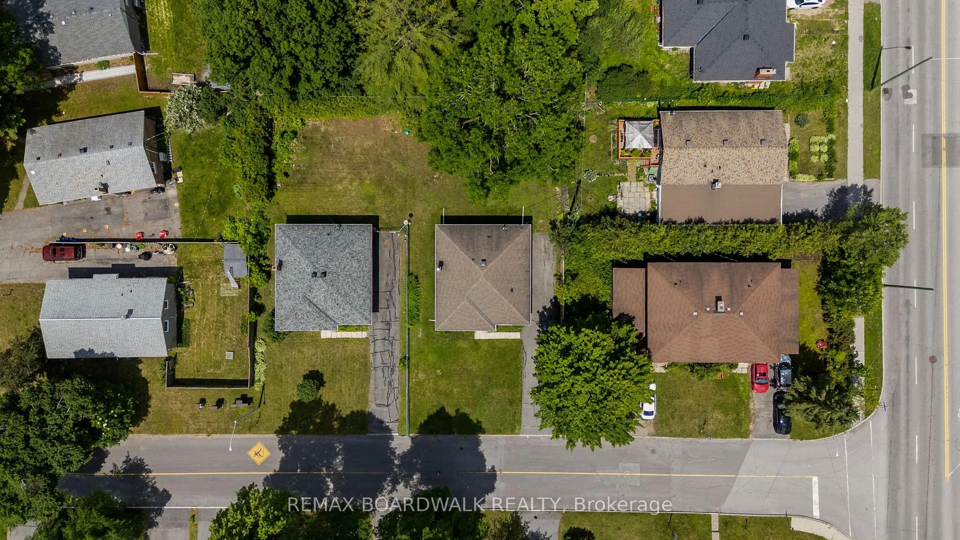 Photo 27 of 1311 Adirondack Drive, Ottawa, Kenson Park — HOMEH